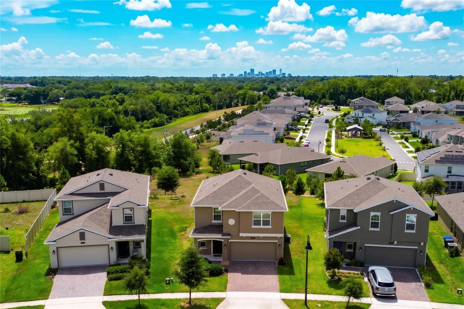 2932 MULLER OAK LOOP