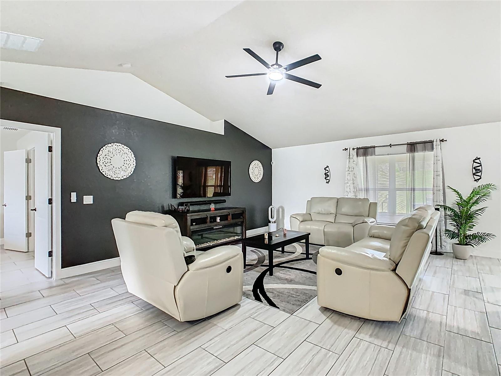 1803 N BLUE SKY BLVD