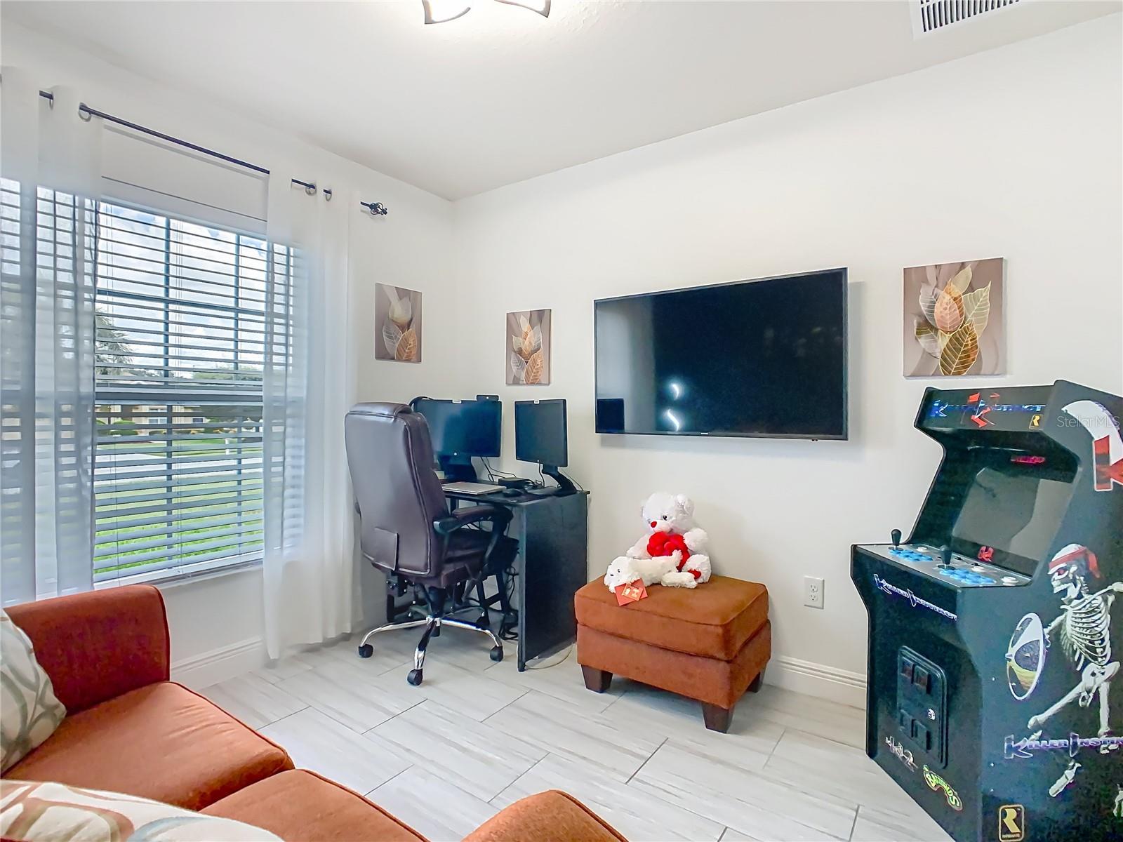 1803 N BLUE SKY BLVD