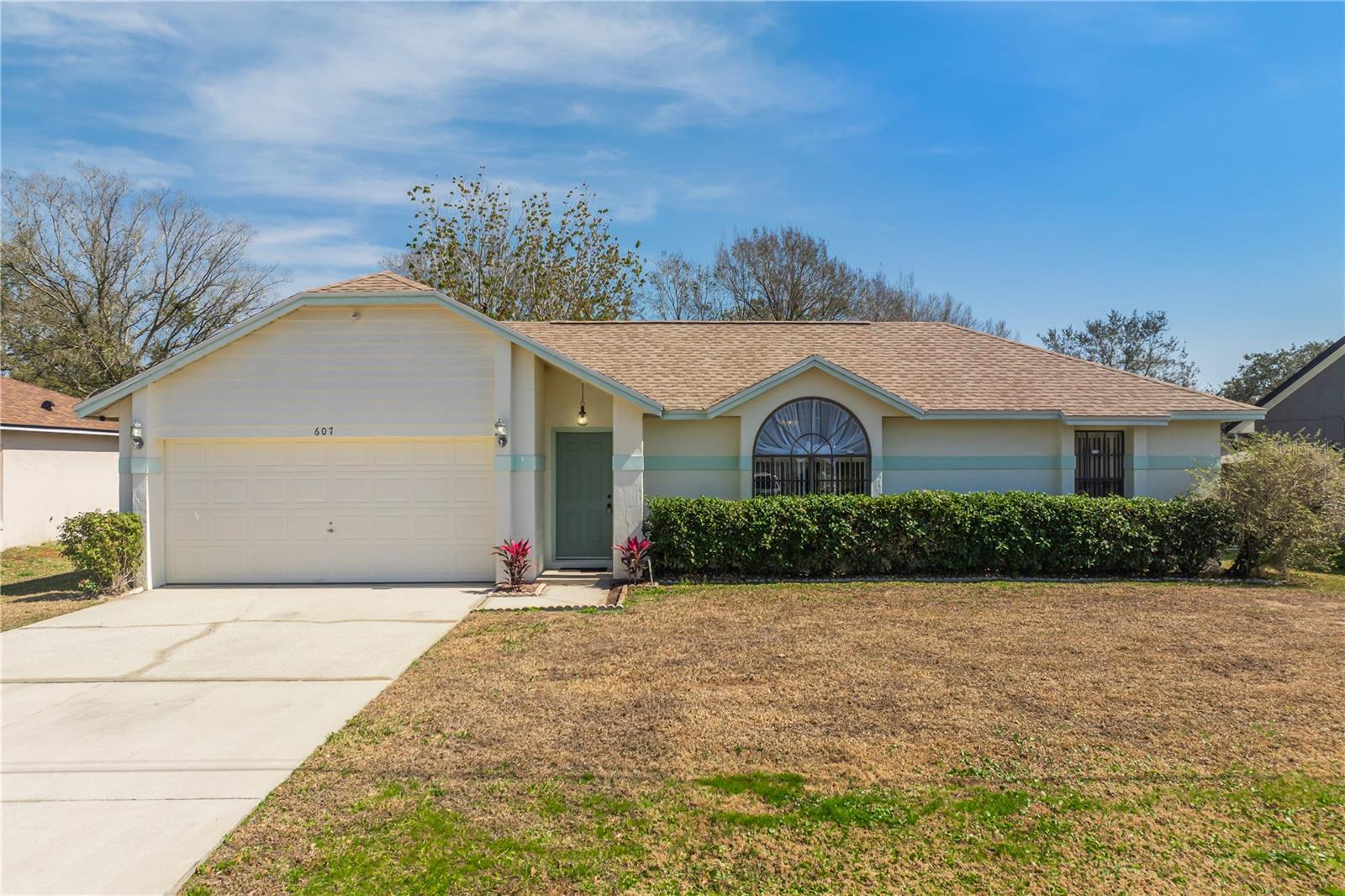 607 TAMARIN LN