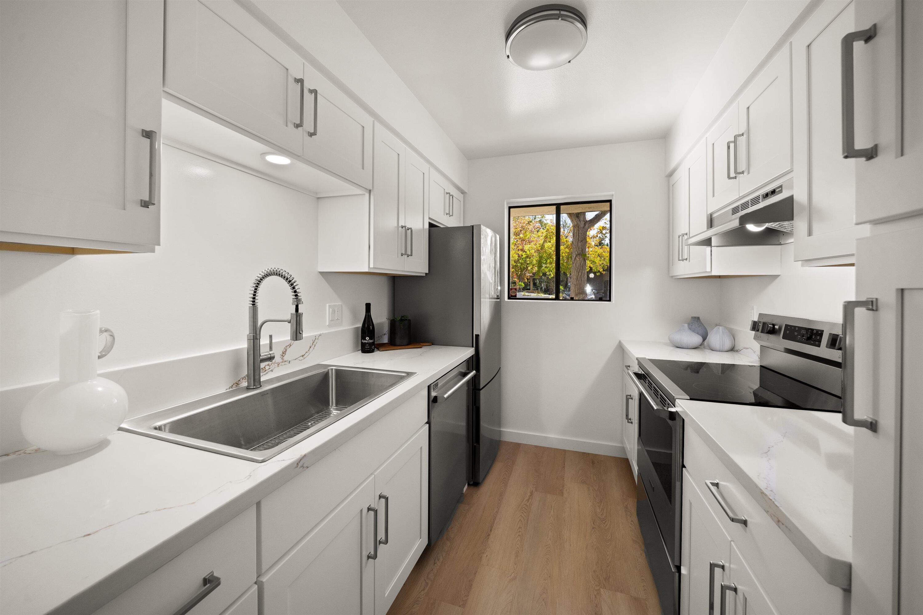 986 Miramonte Drive 6