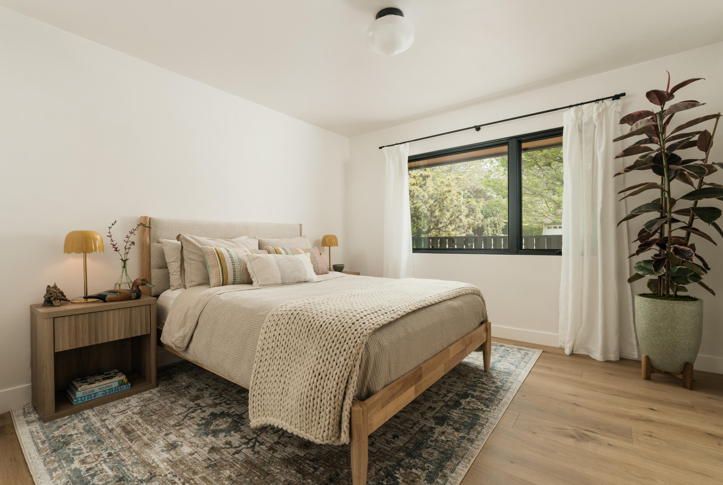 4055 Naranjo Drive