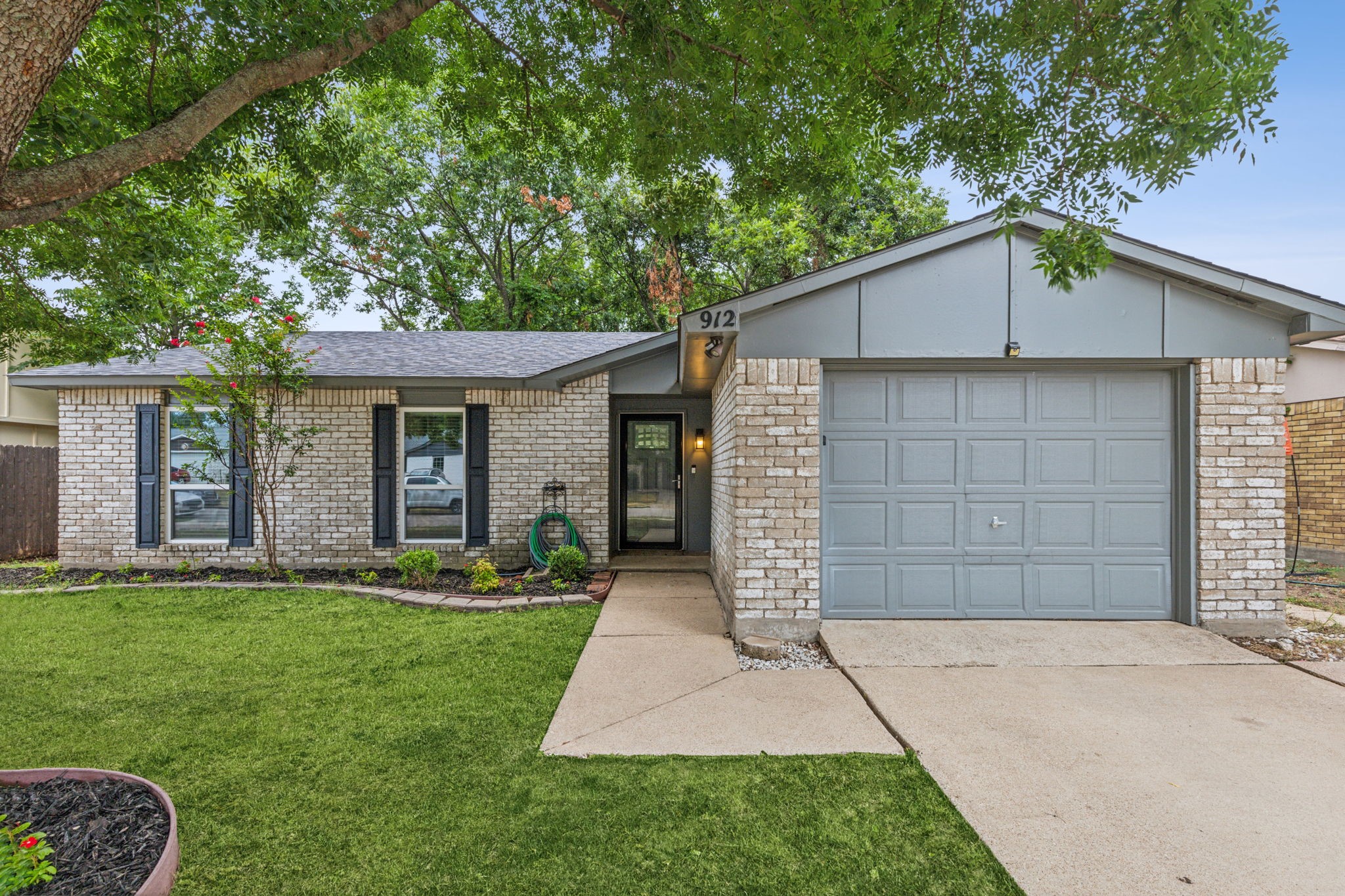 912 Sunny Slope Drive