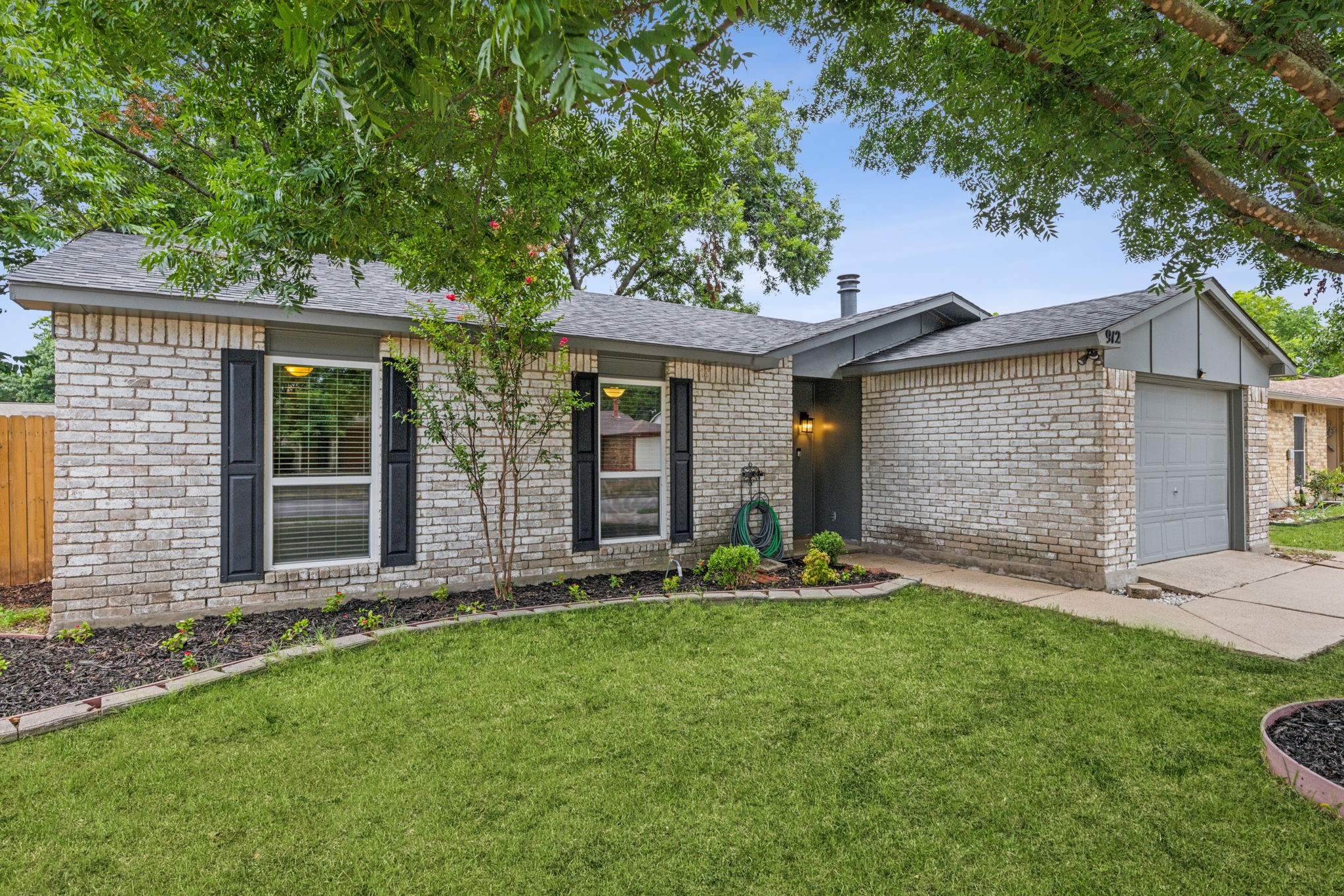 912 Sunny Slope Drive