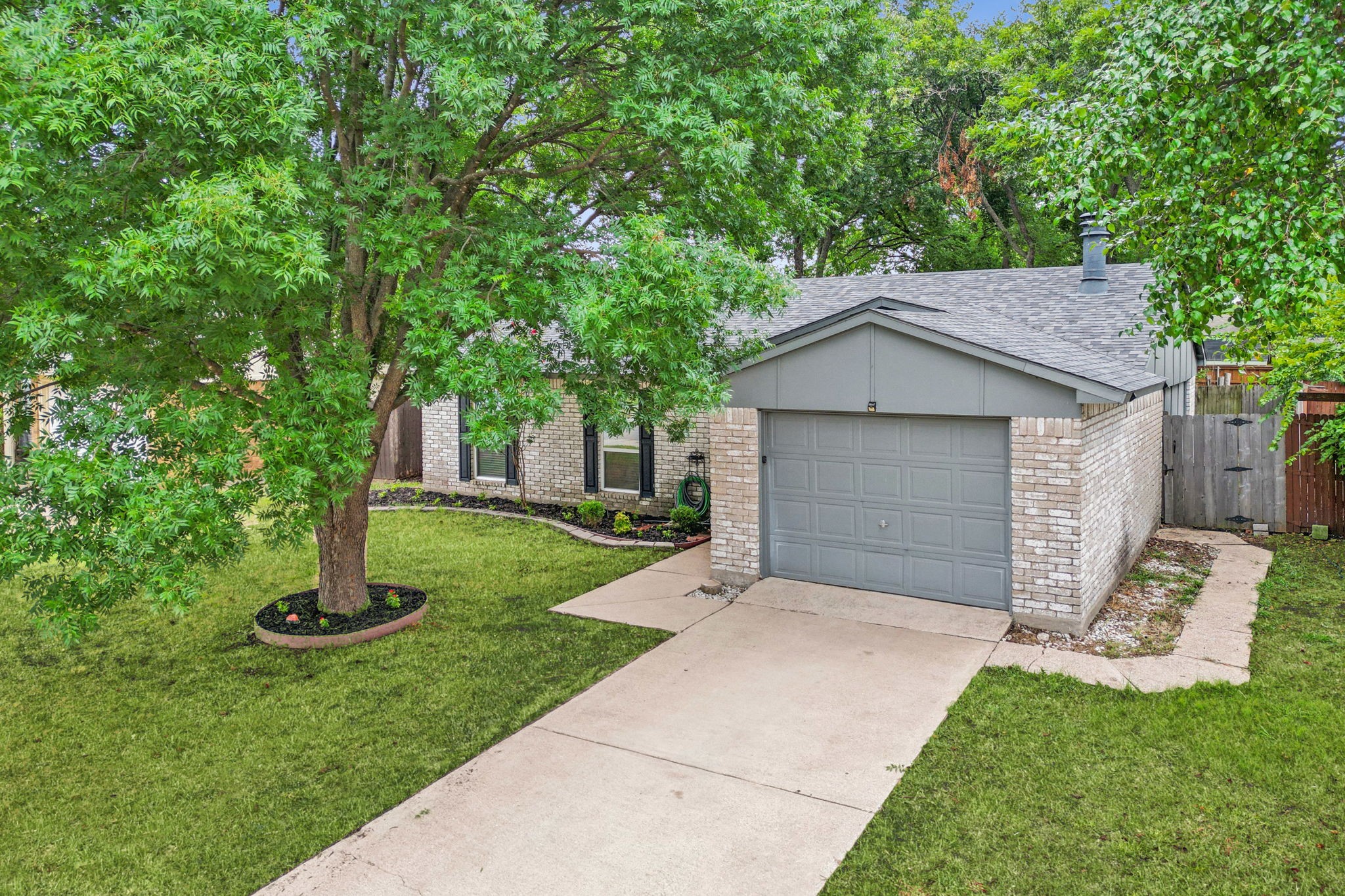 912 Sunny Slope Drive