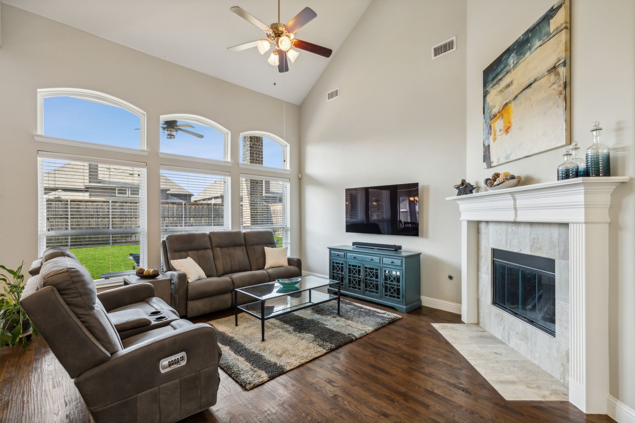 2537 Lakebend Drive