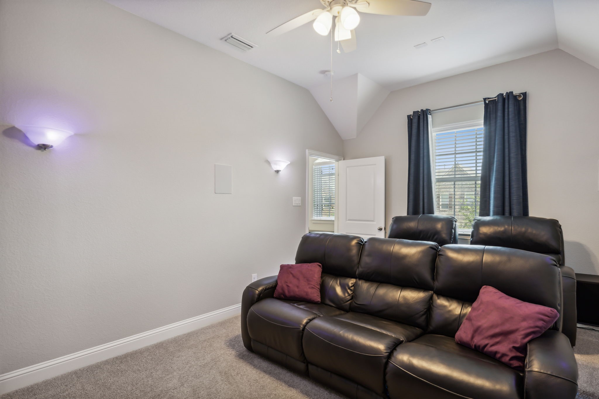2537 Lakebend Drive