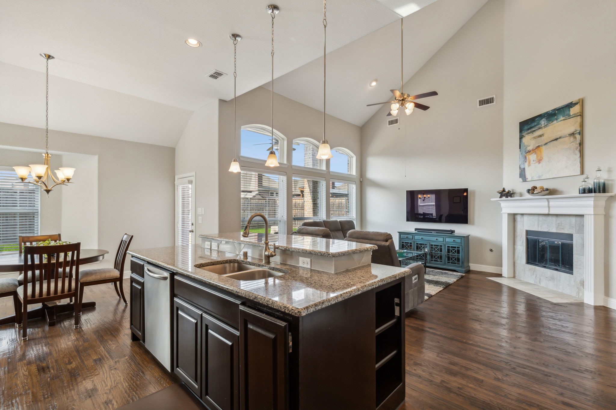 2537 Lakebend Drive