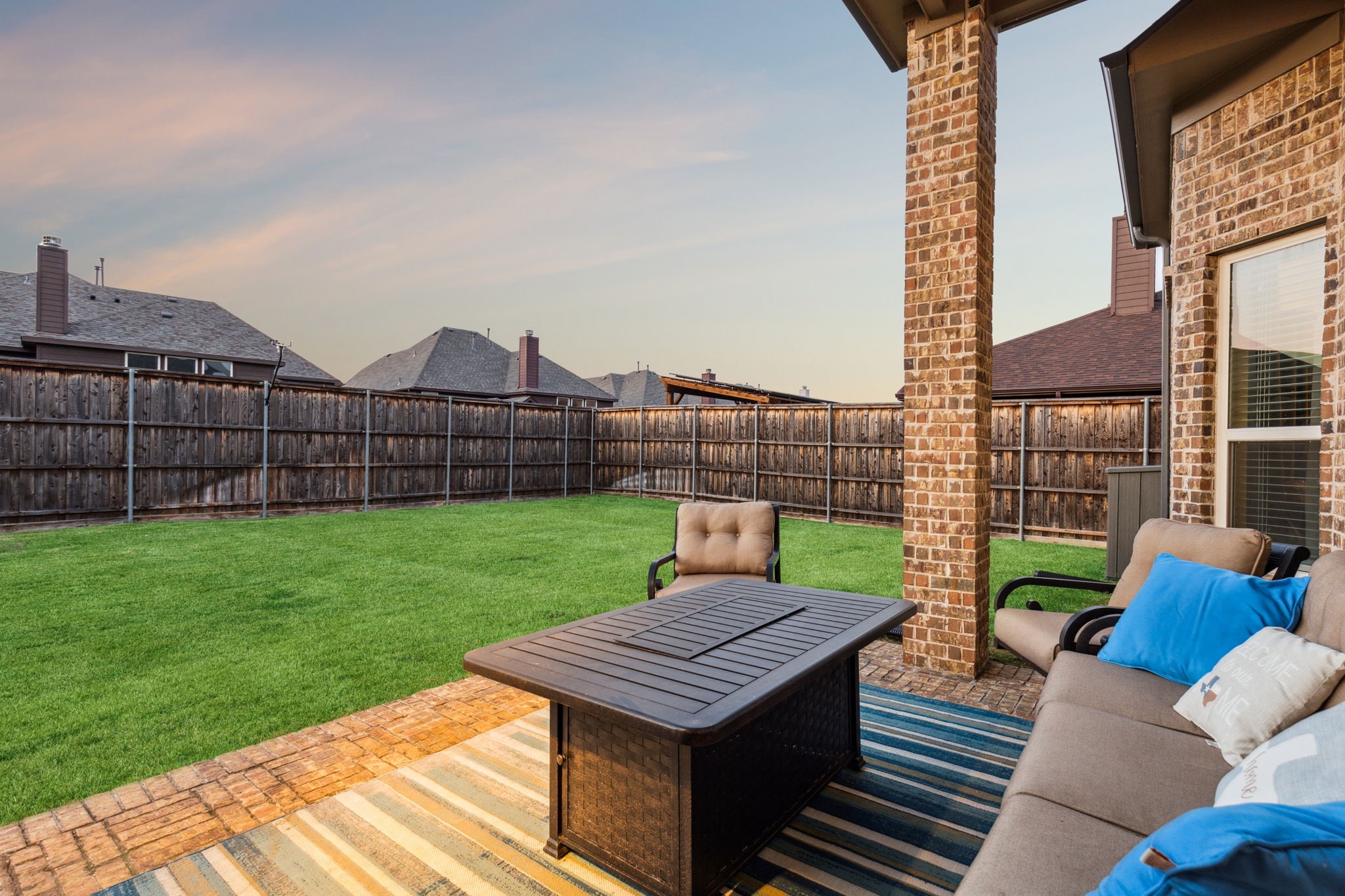 2537 Lakebend Drive