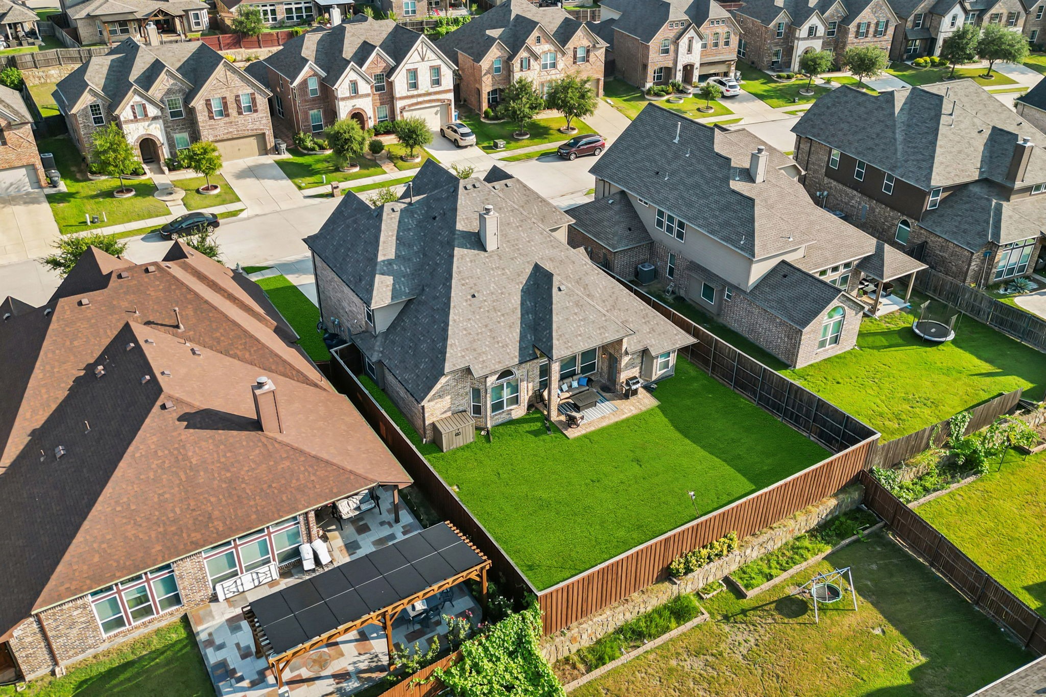 2537 Lakebend Drive