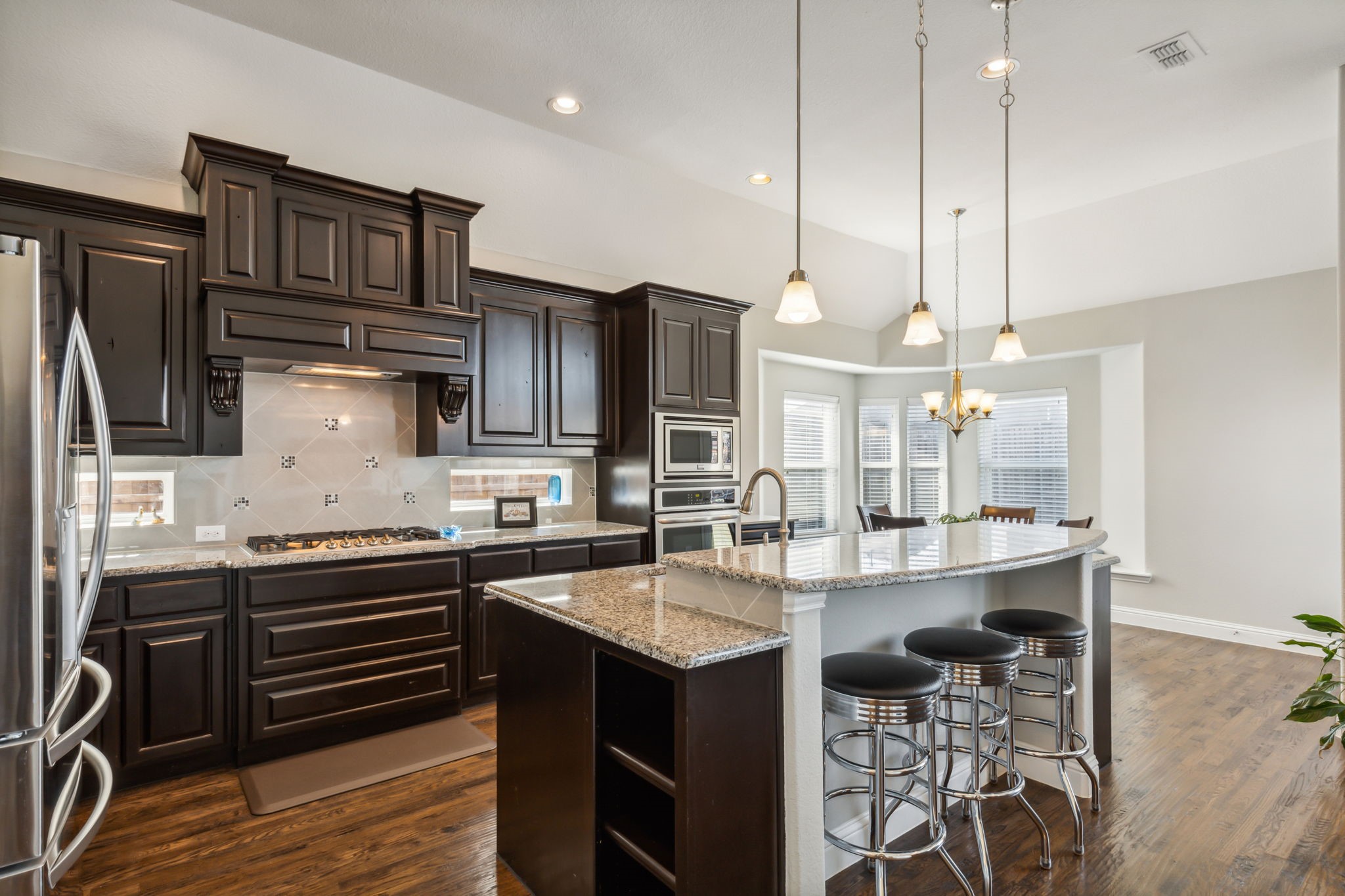 2537 Lakebend Drive