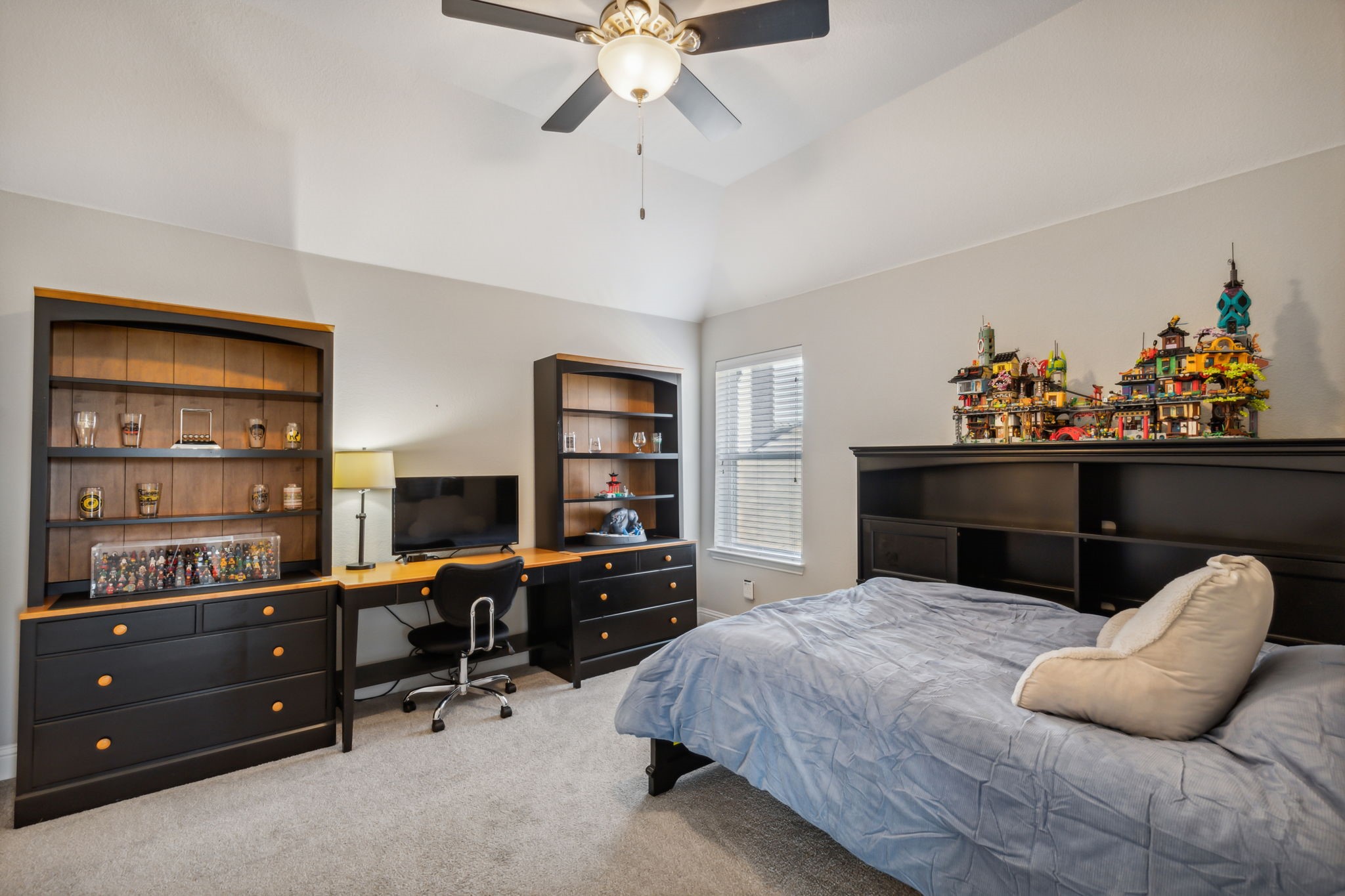 2537 Lakebend Drive