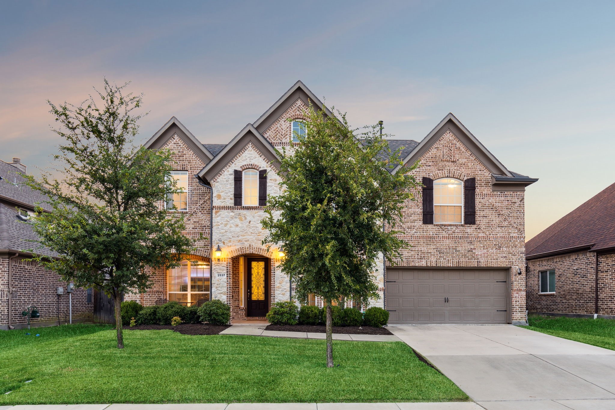 2537 Lakebend Drive