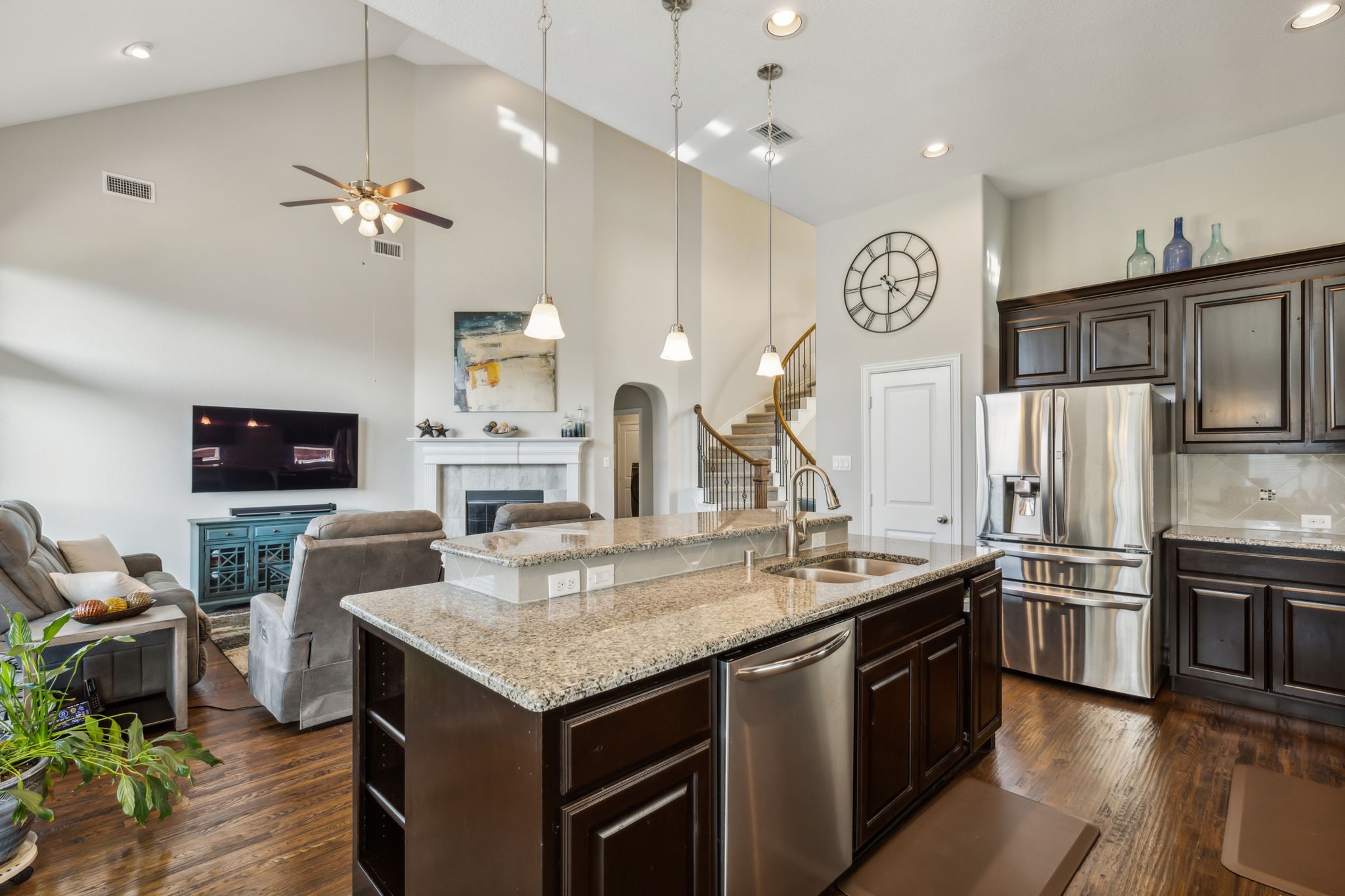 2537 Lakebend Drive