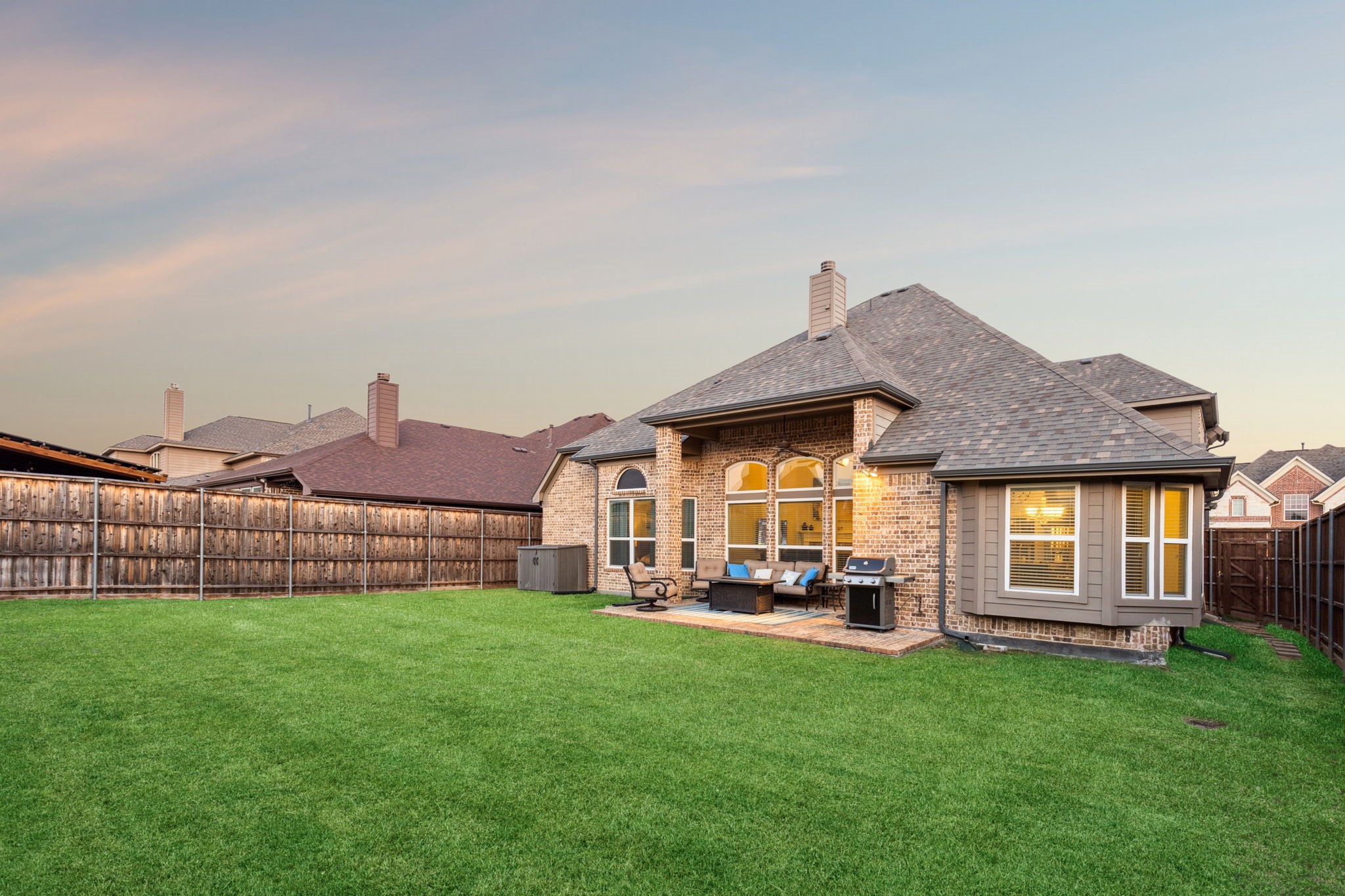 2537 Lakebend Drive
