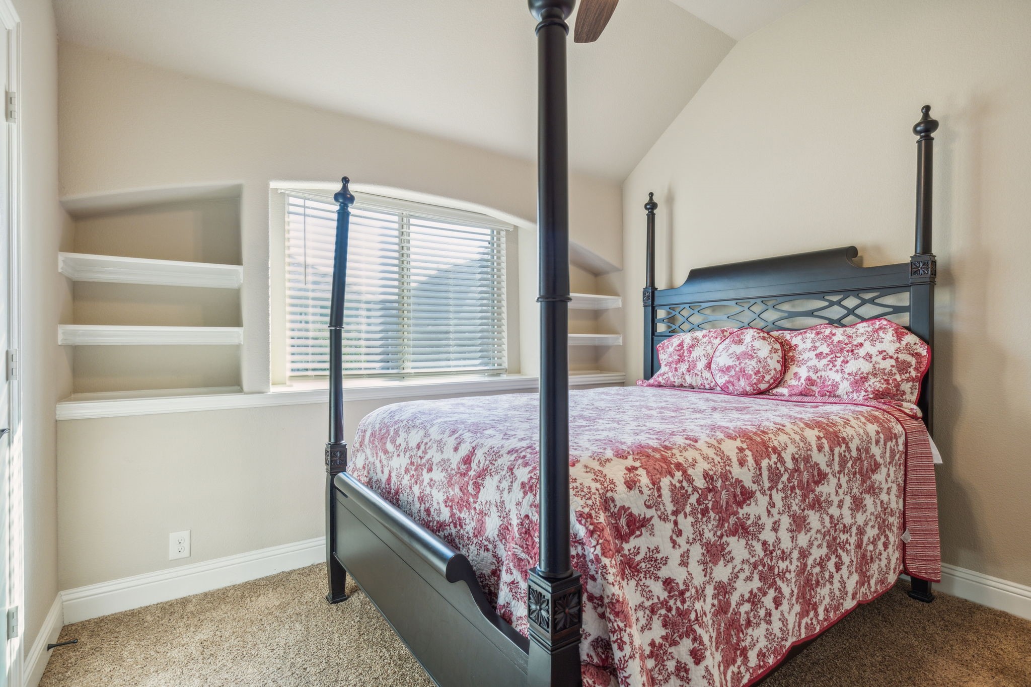 1636 Yellowthroat Drive