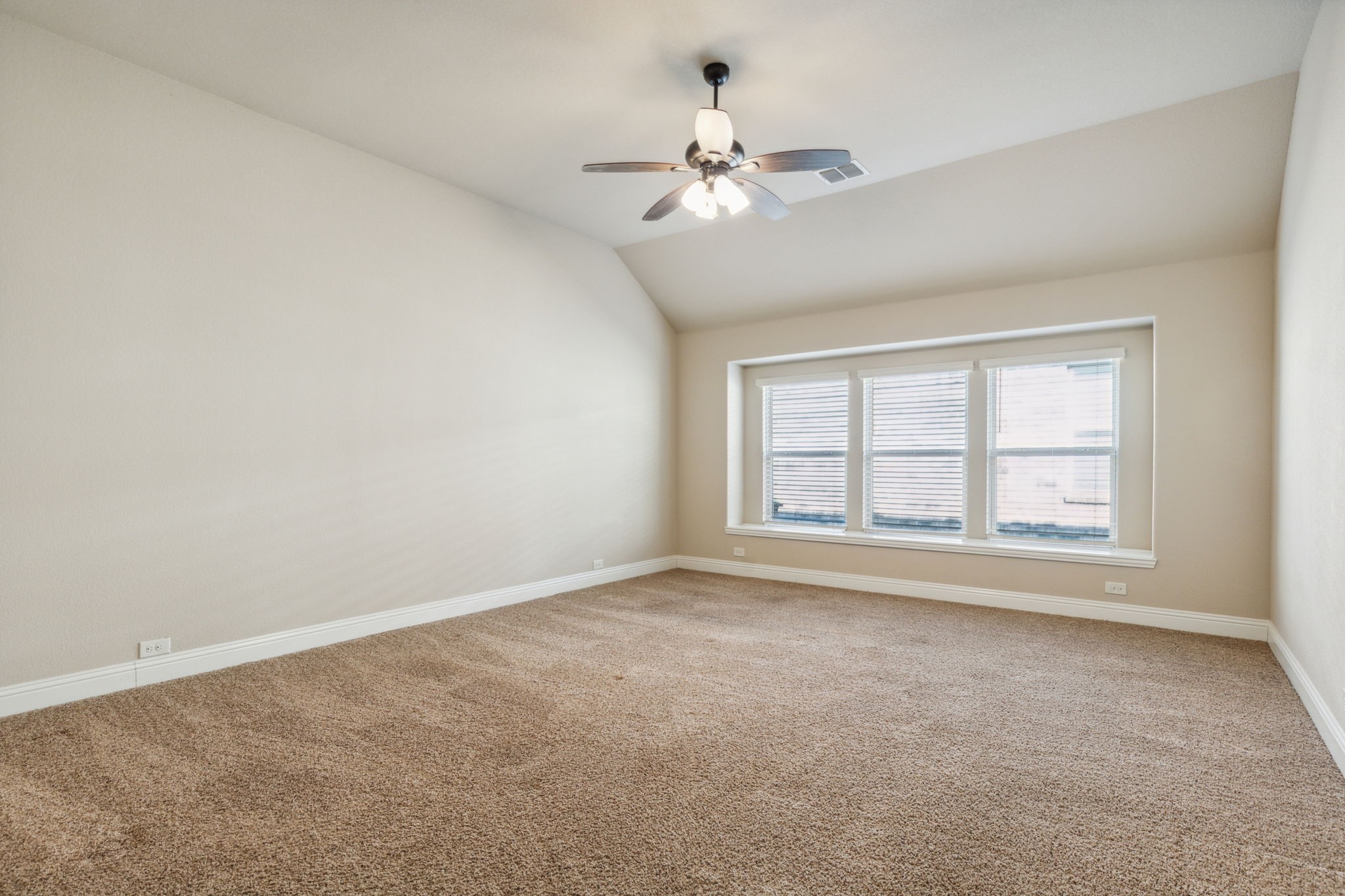 1636 Yellowthroat Drive