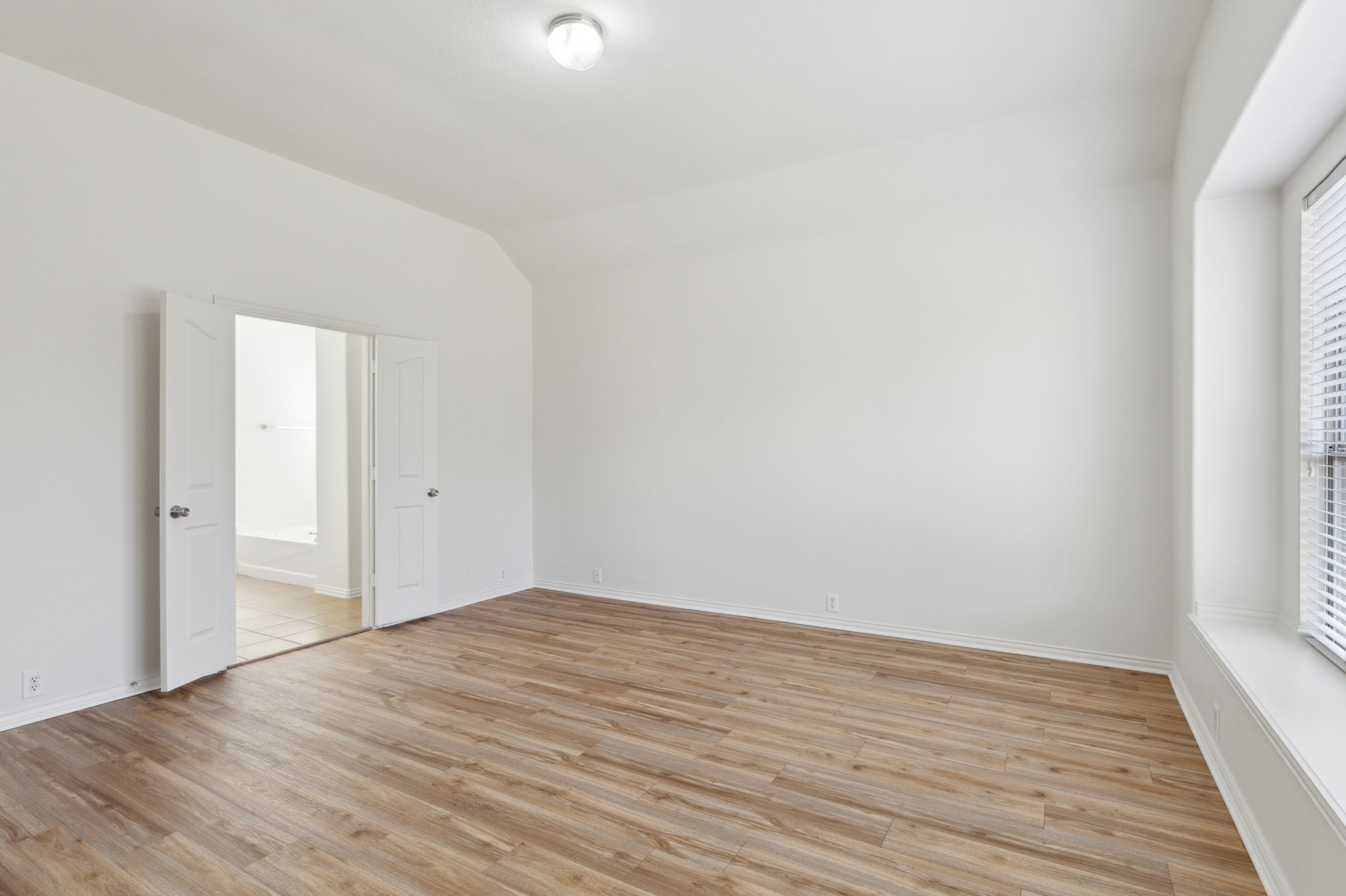 2429 Chesterwood Drive