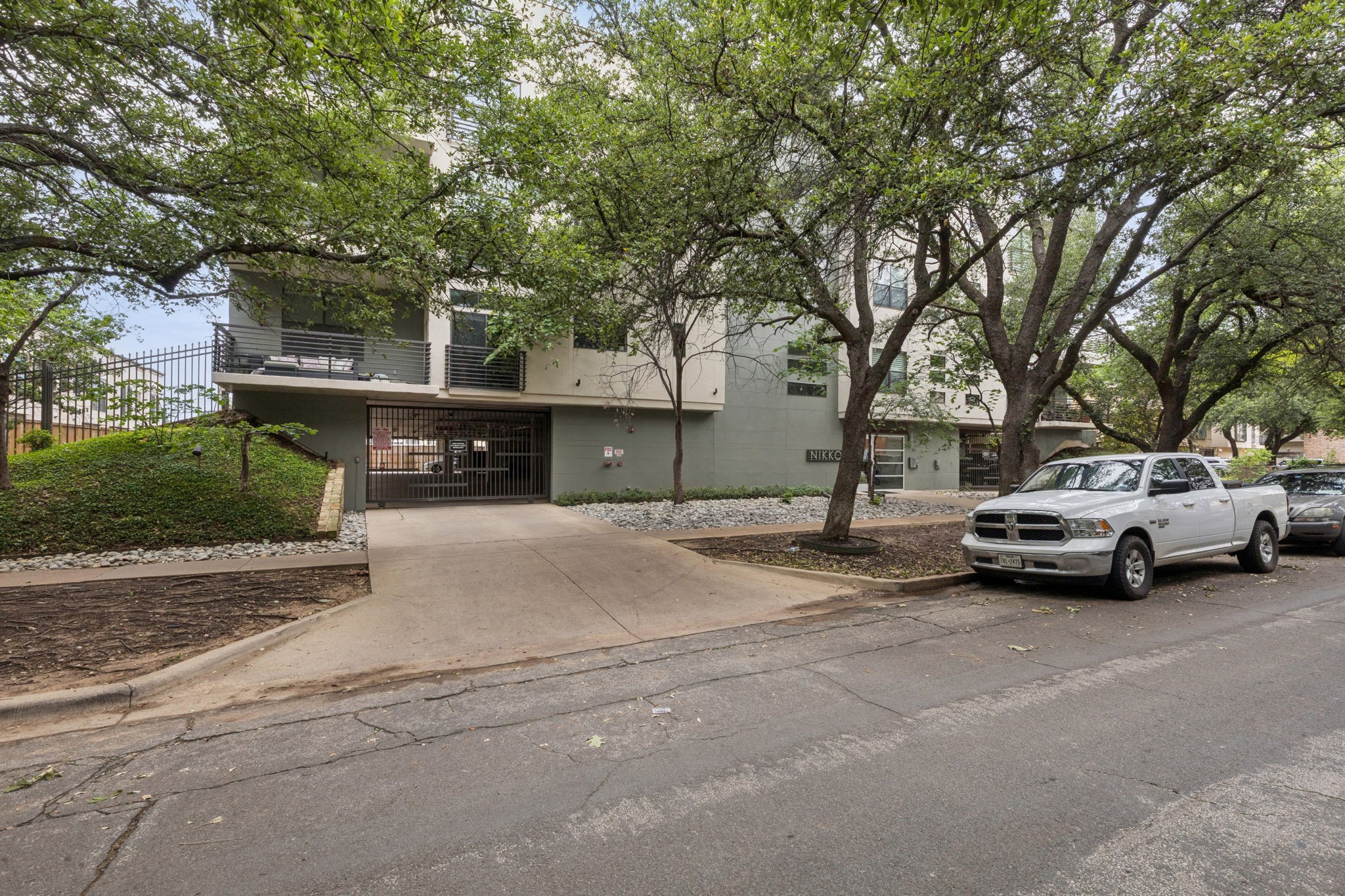 4411 Bowser Avenue 201