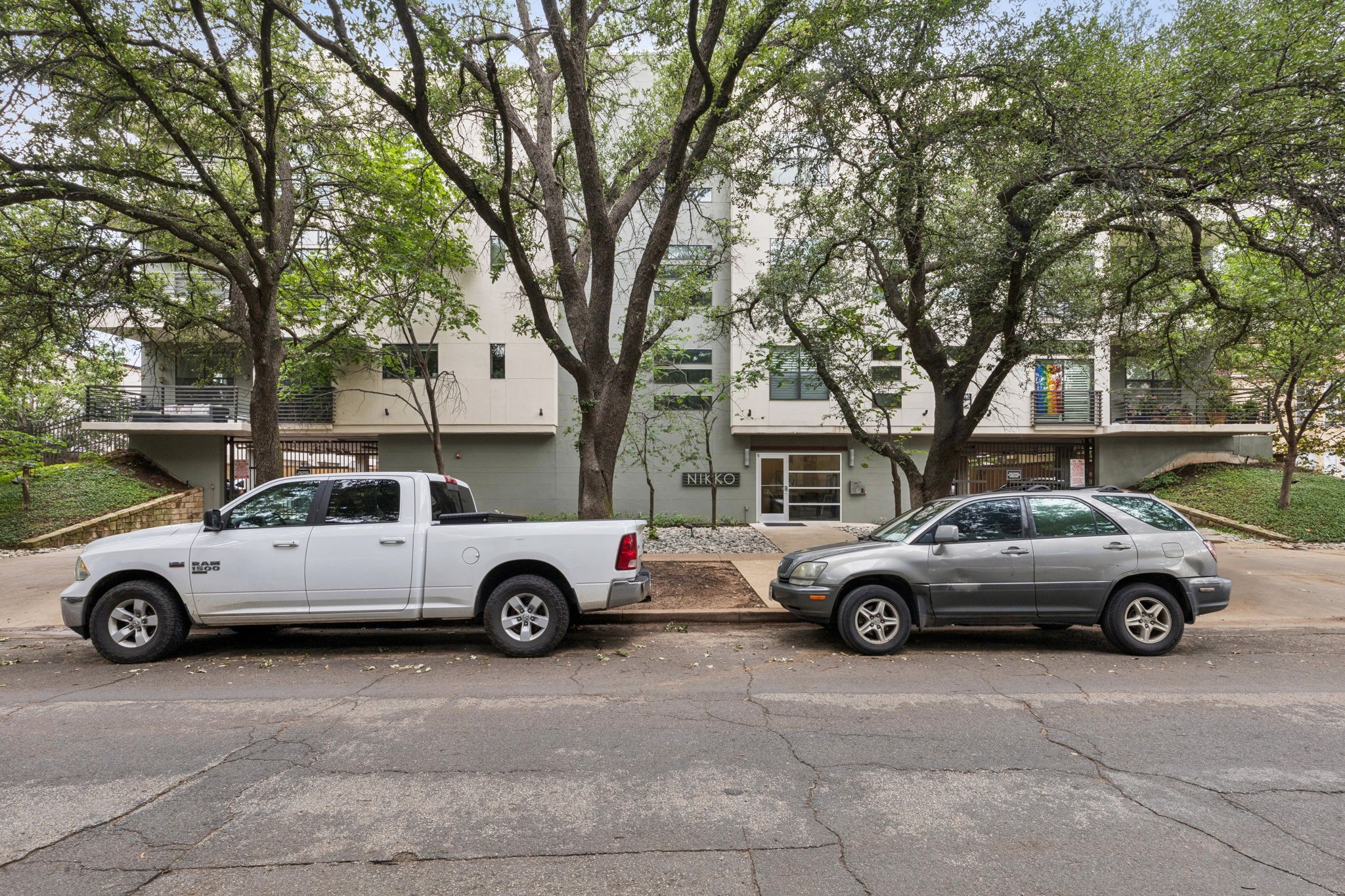 4411 Bowser Avenue 201