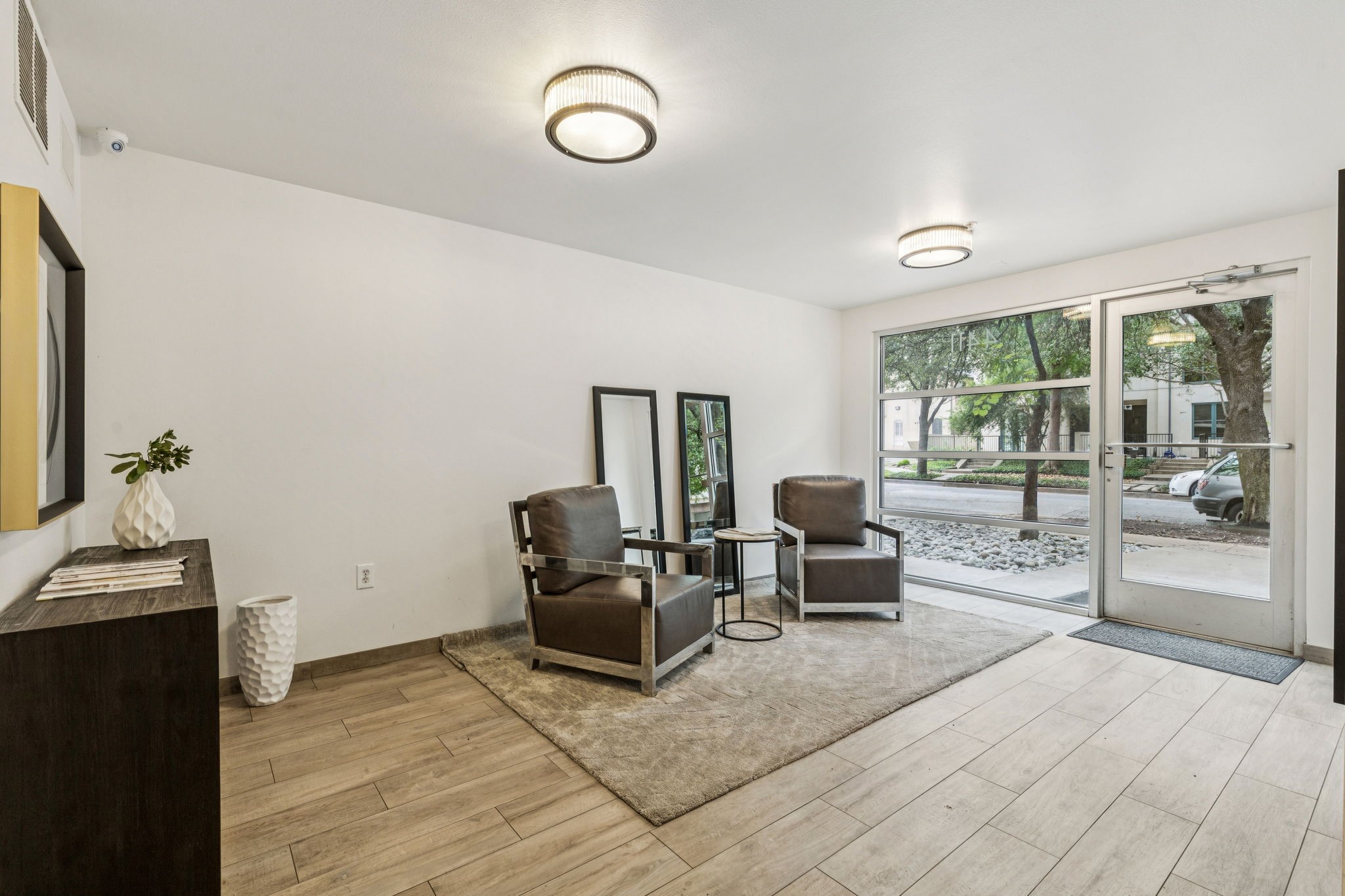 4411 Bowser Avenue 201