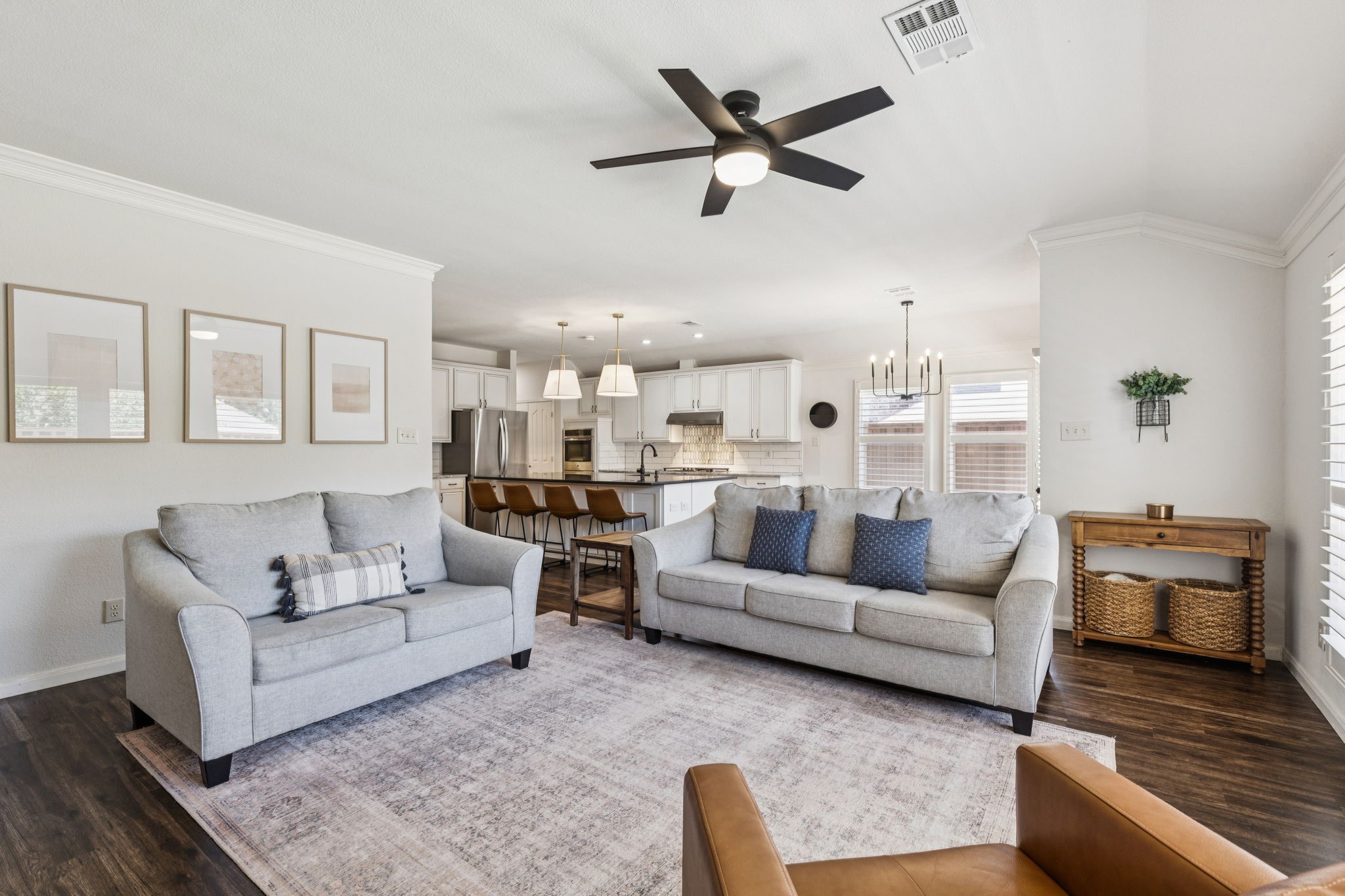 7716 Glenoaks Drive