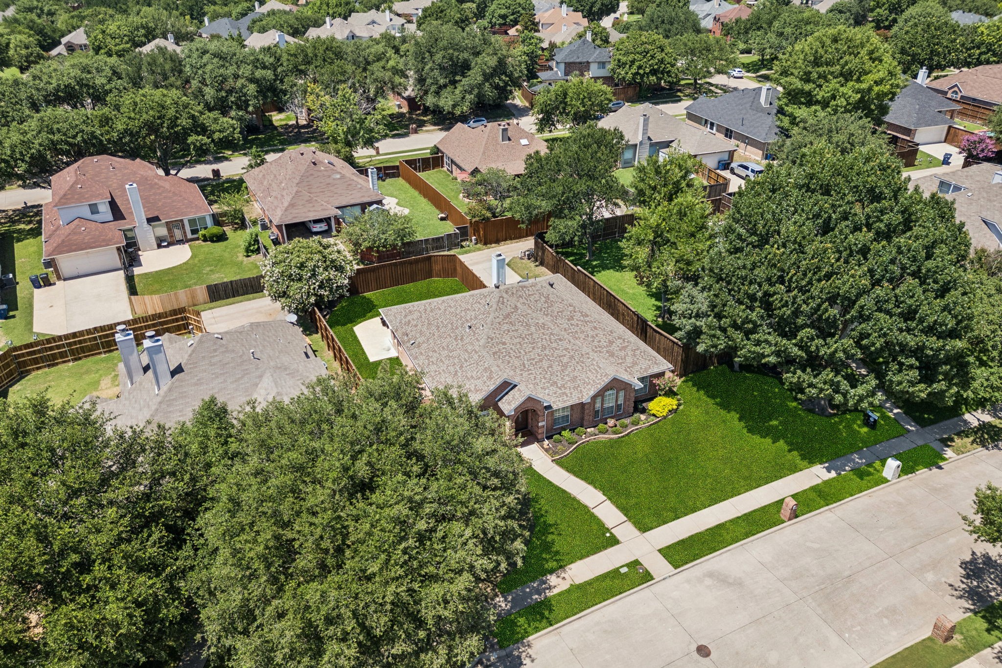 7716 Glenoaks Drive
