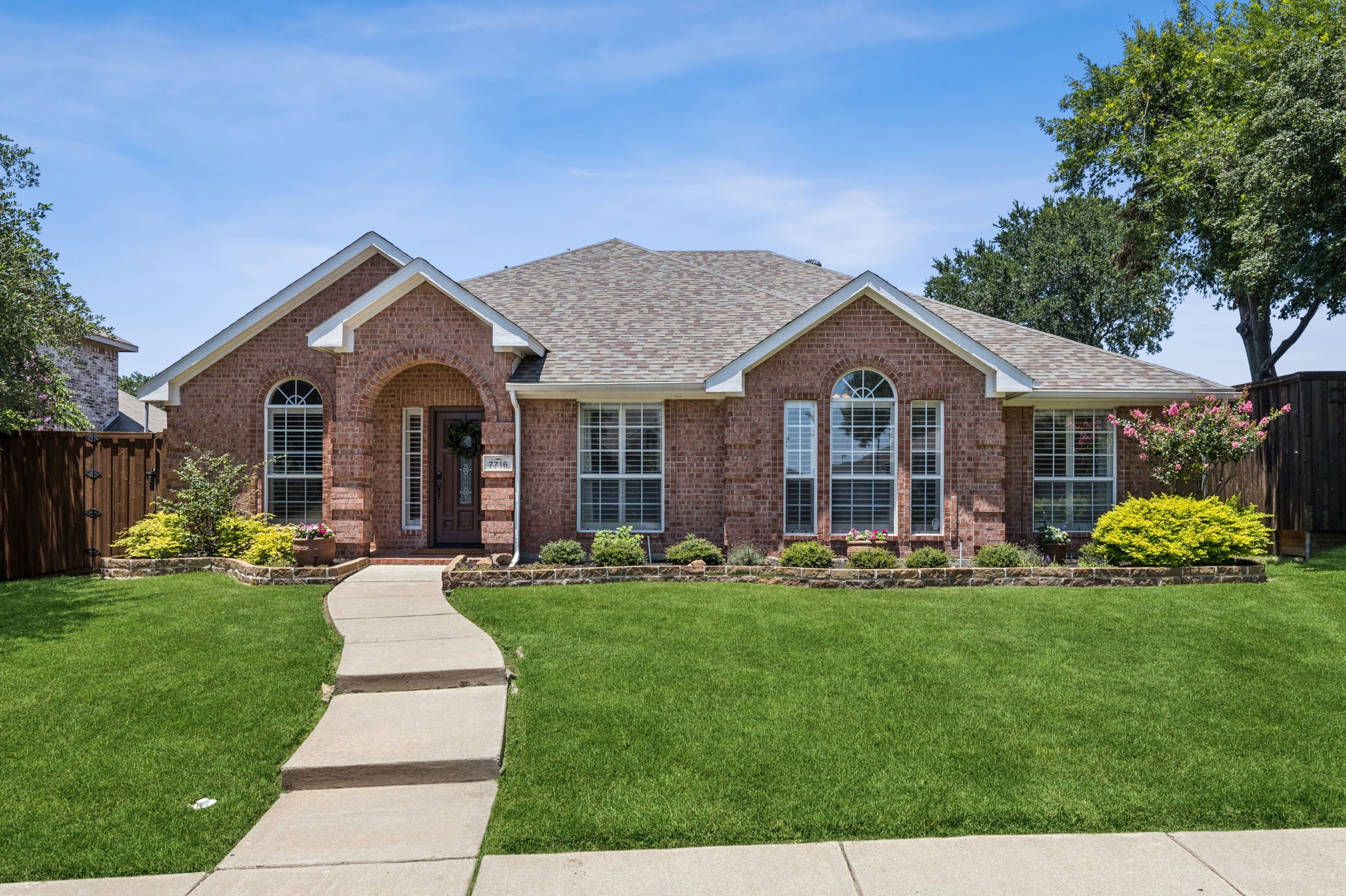 7716 Glenoaks Drive