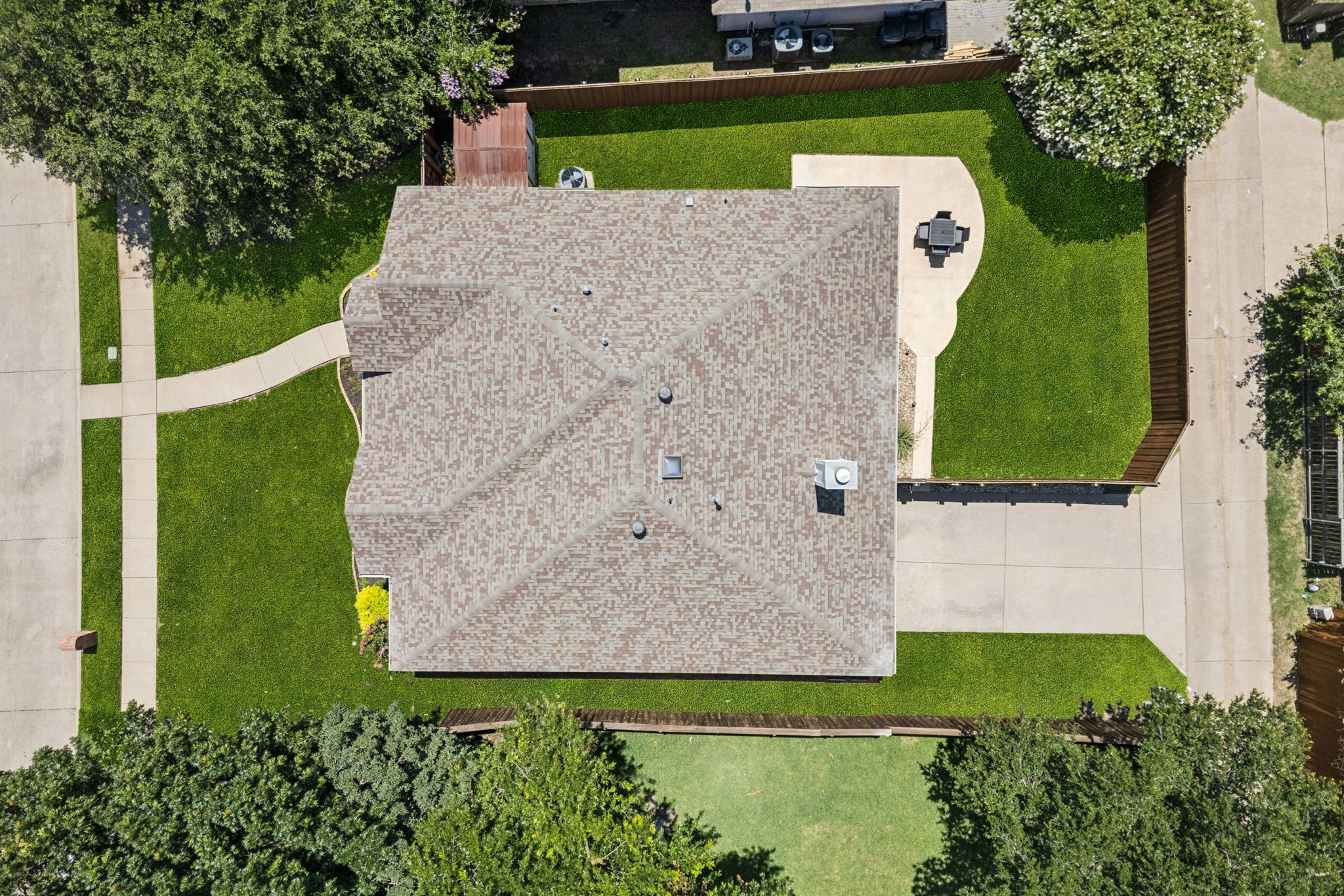 7716 Glenoaks Drive