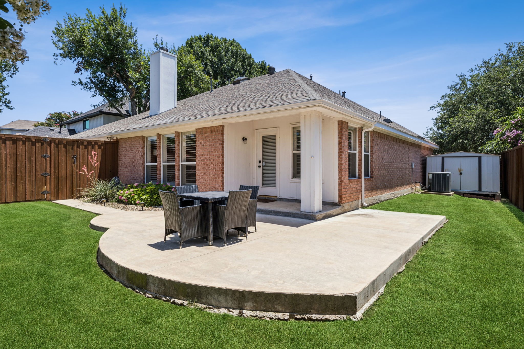 7716 Glenoaks Drive