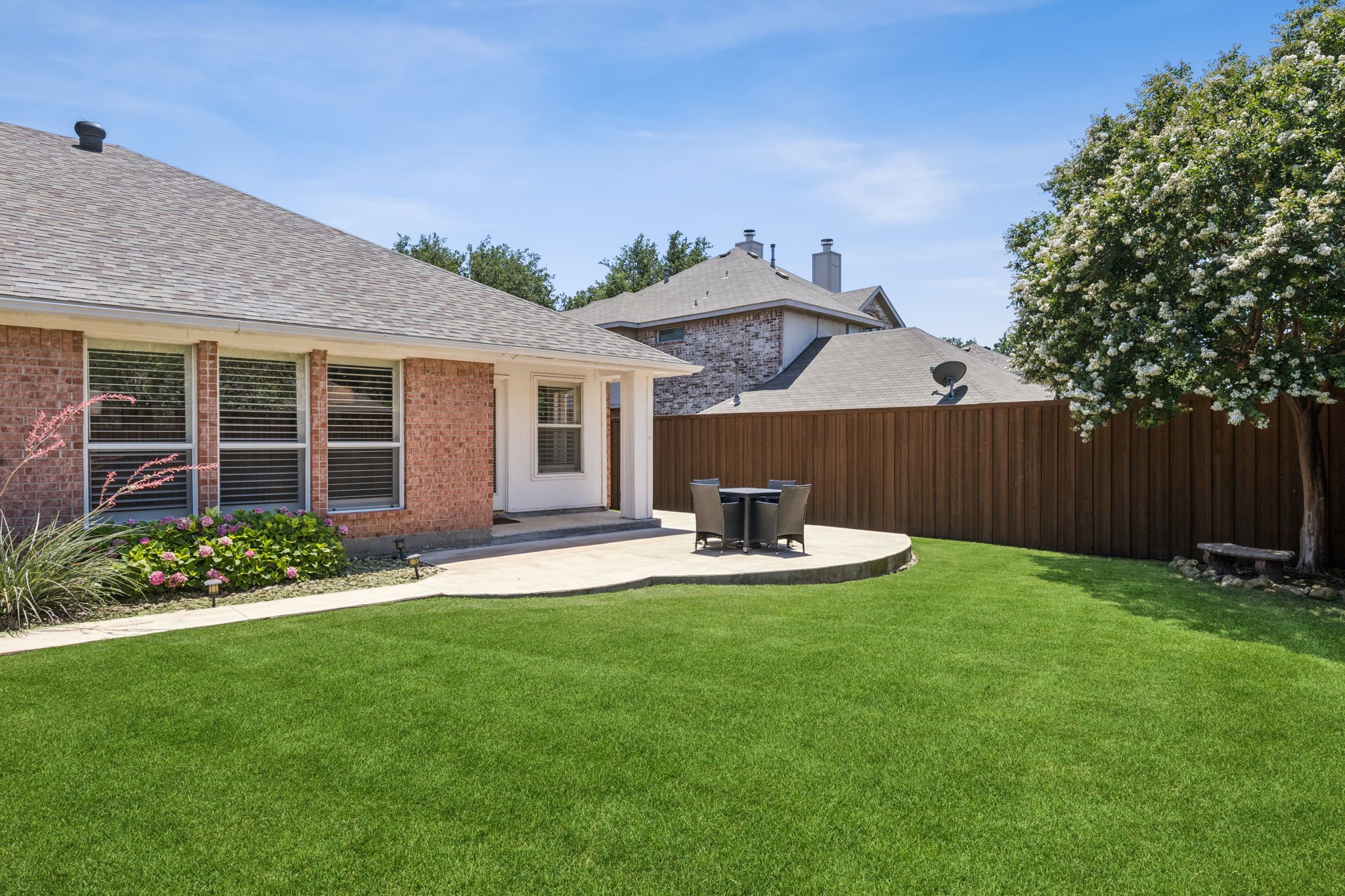 7716 Glenoaks Drive