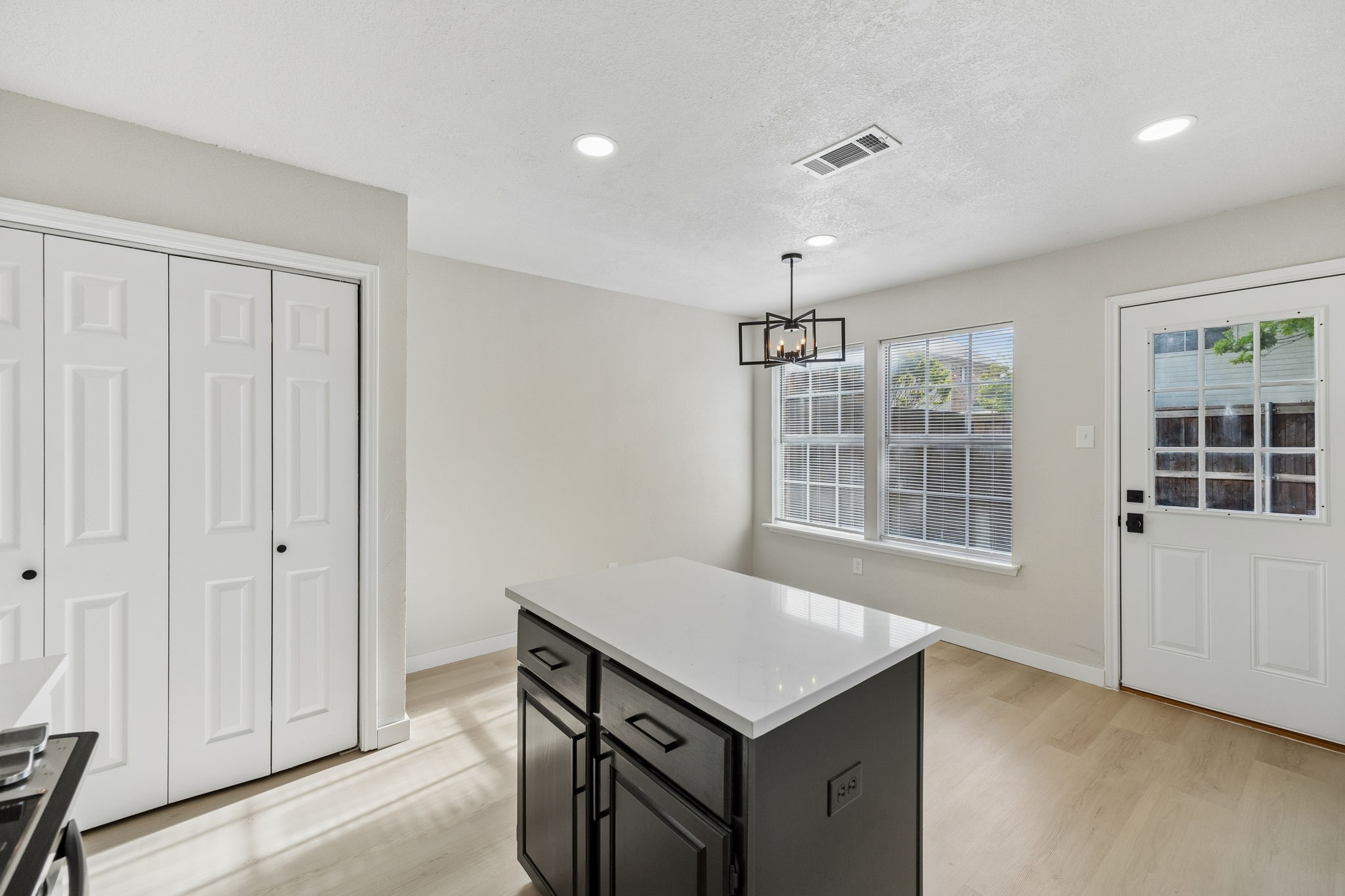 6207 Gray Wolf Trail