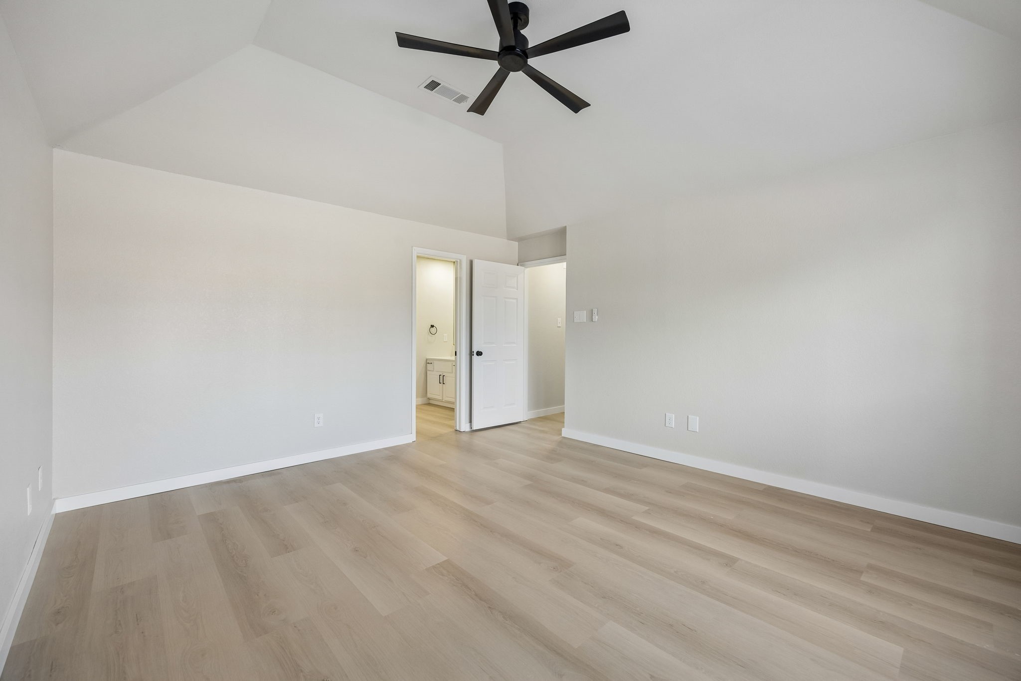 6207 Gray Wolf Trail