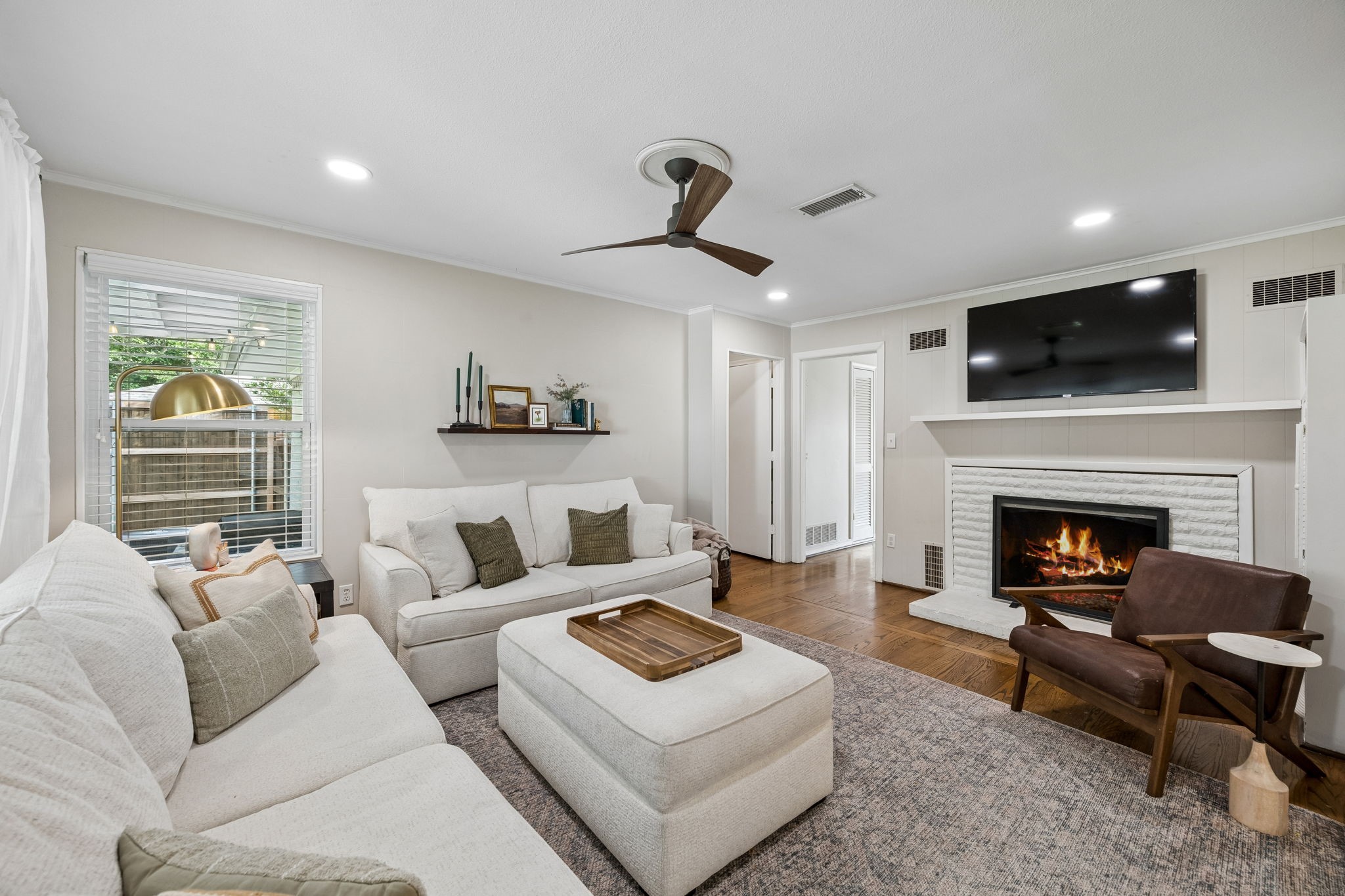 9124 Leaside Drive
