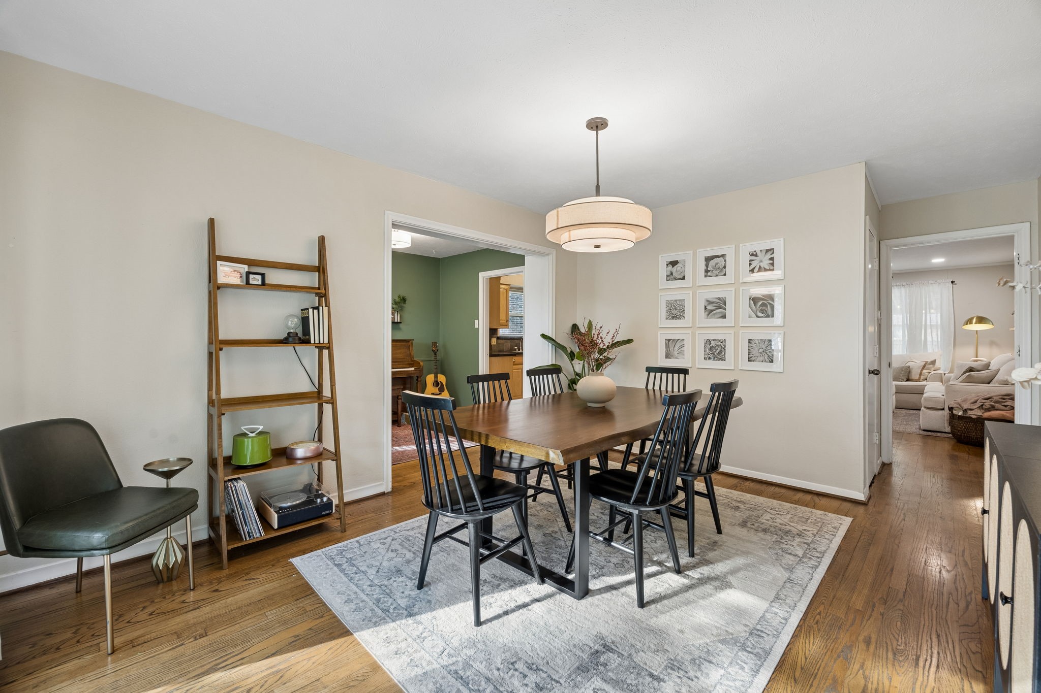 9124 Leaside Drive