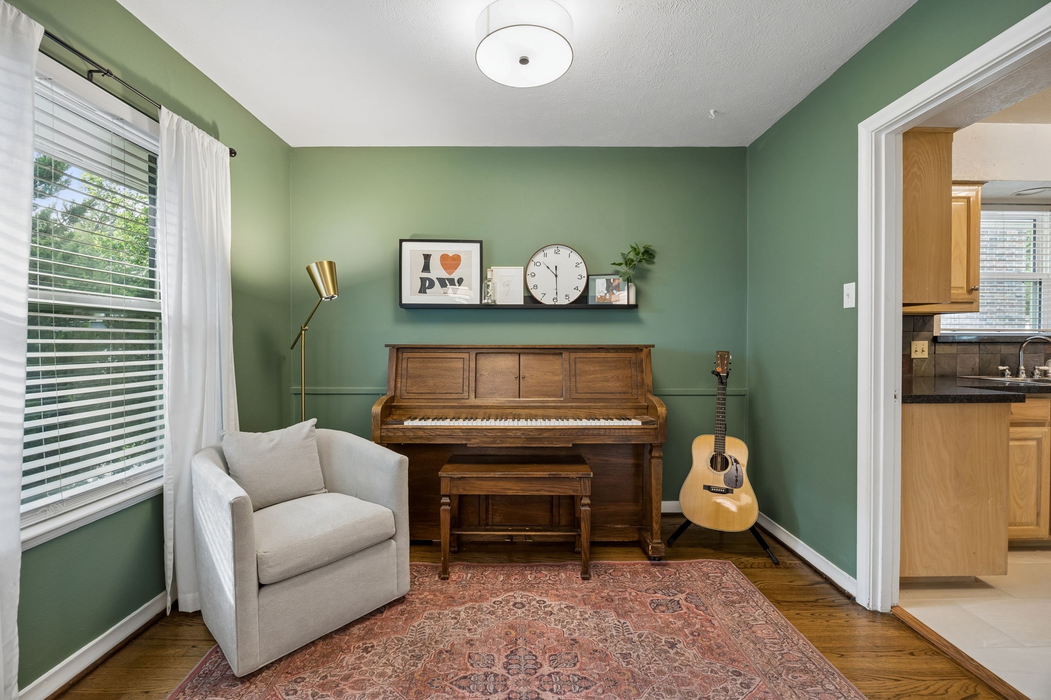 9124 Leaside Drive