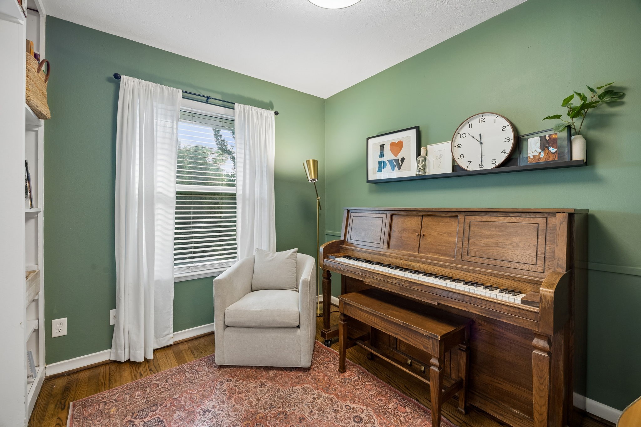 9124 Leaside Drive