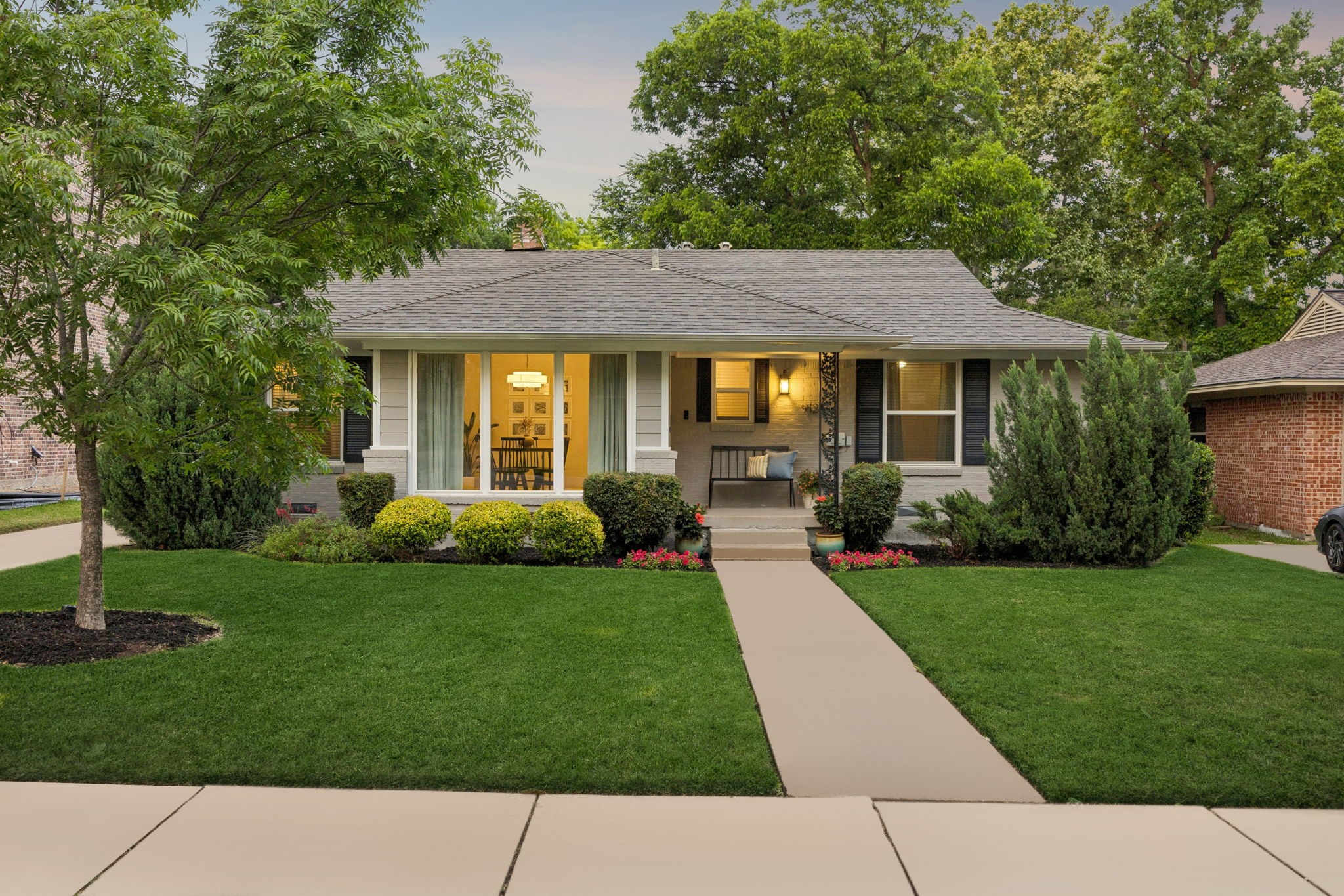 9124 Leaside Drive