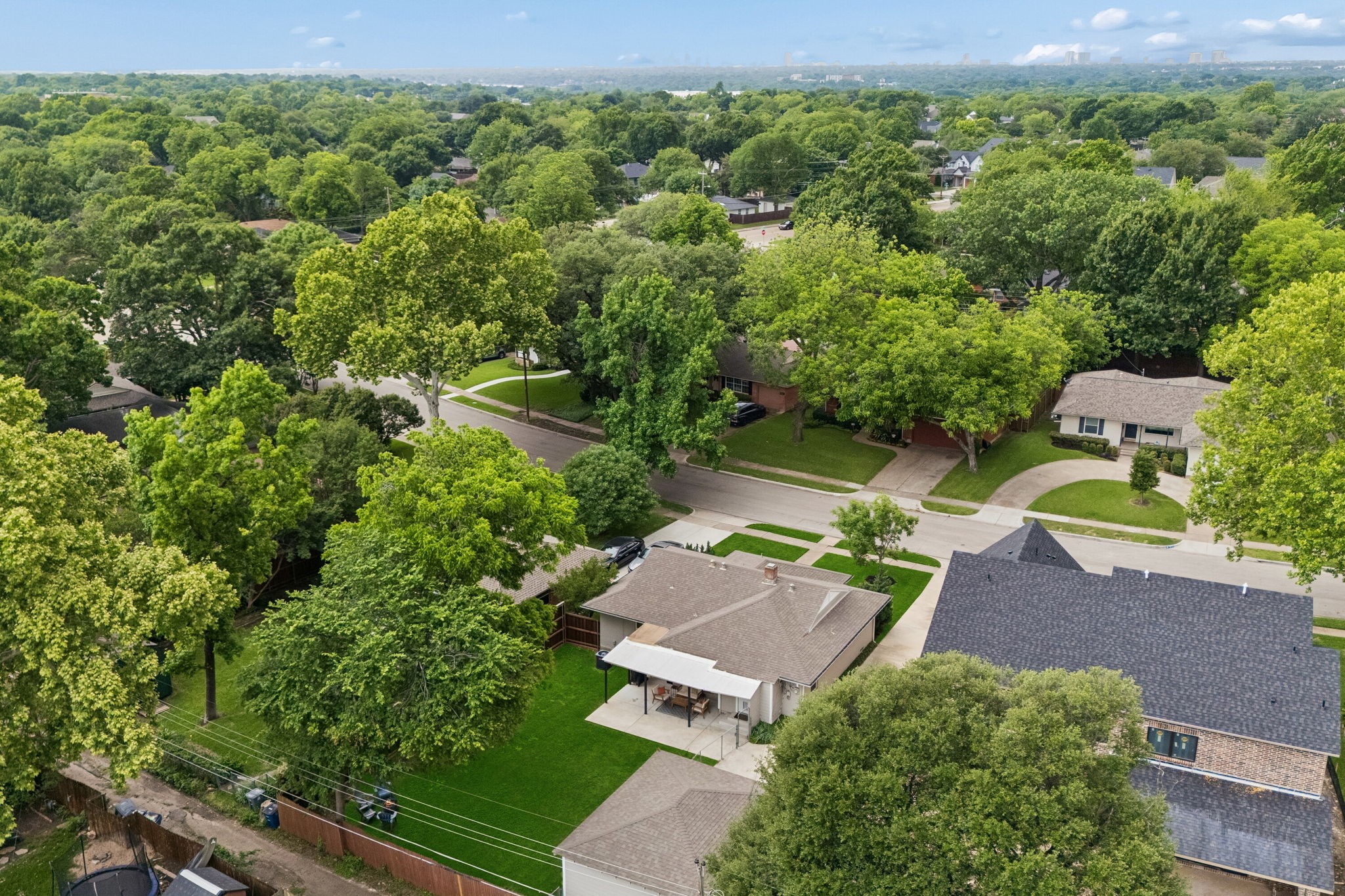 9124 Leaside Drive