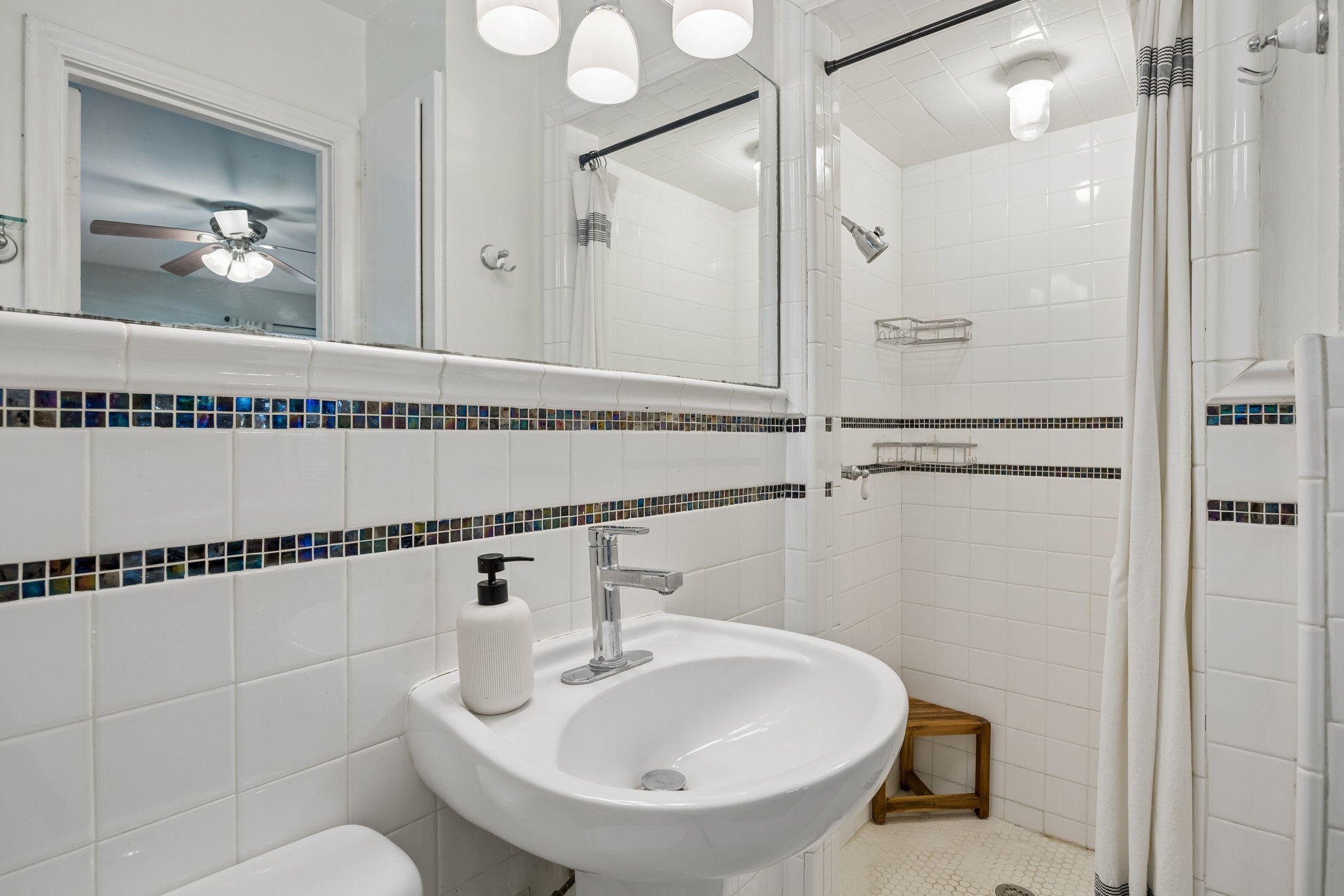 9124 Leaside Drive