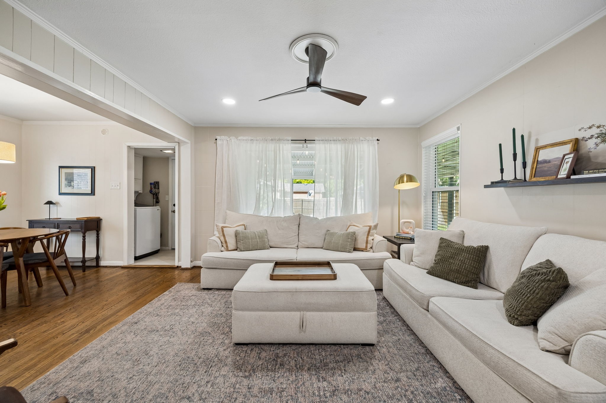 9124 Leaside Drive