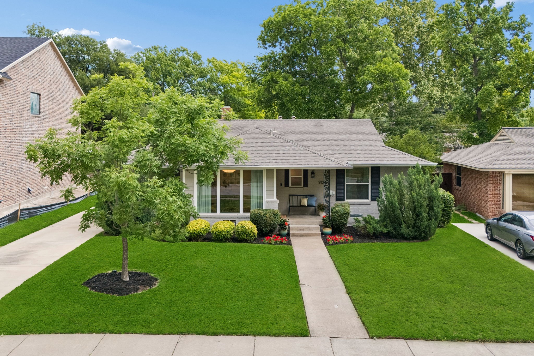 9124 Leaside Drive