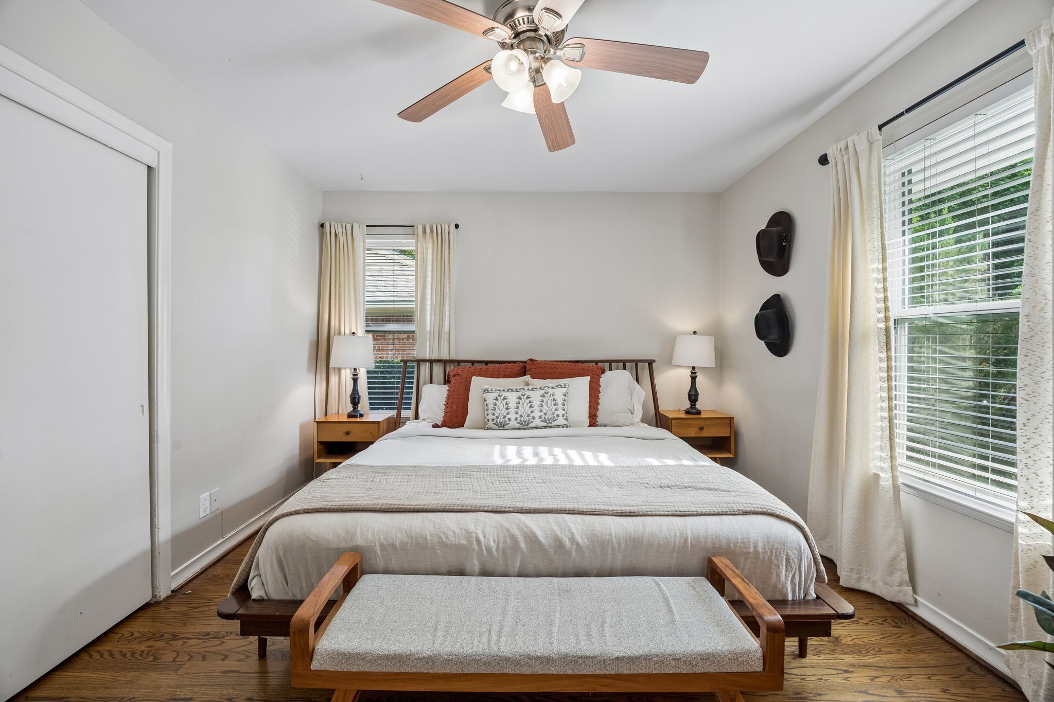 9124 Leaside Drive