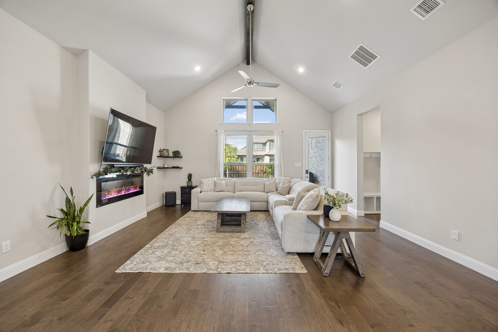 2270 English Ivy Road