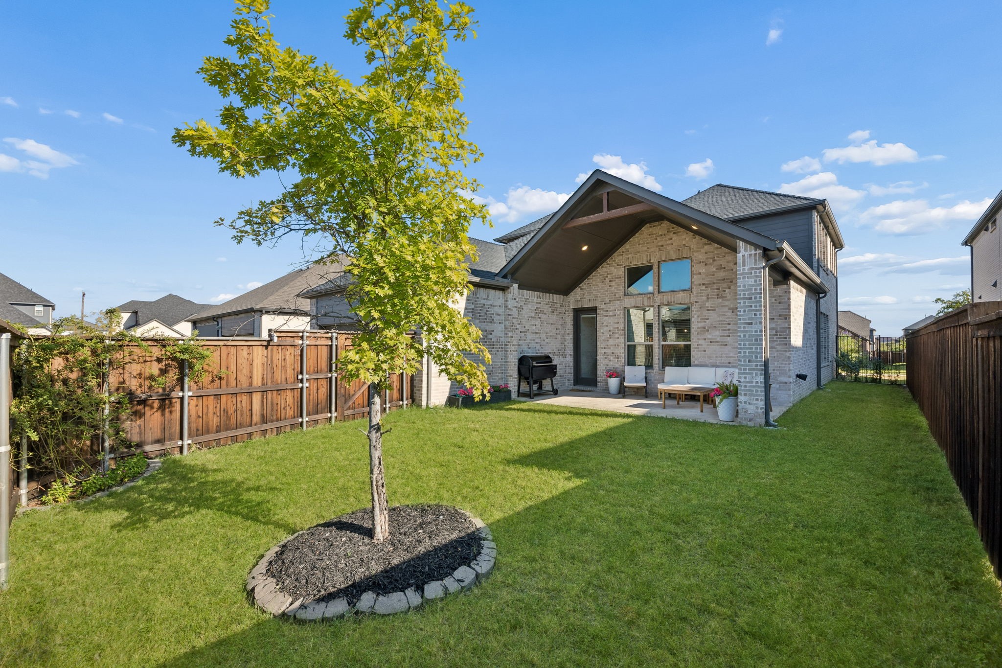 2270 English Ivy Road