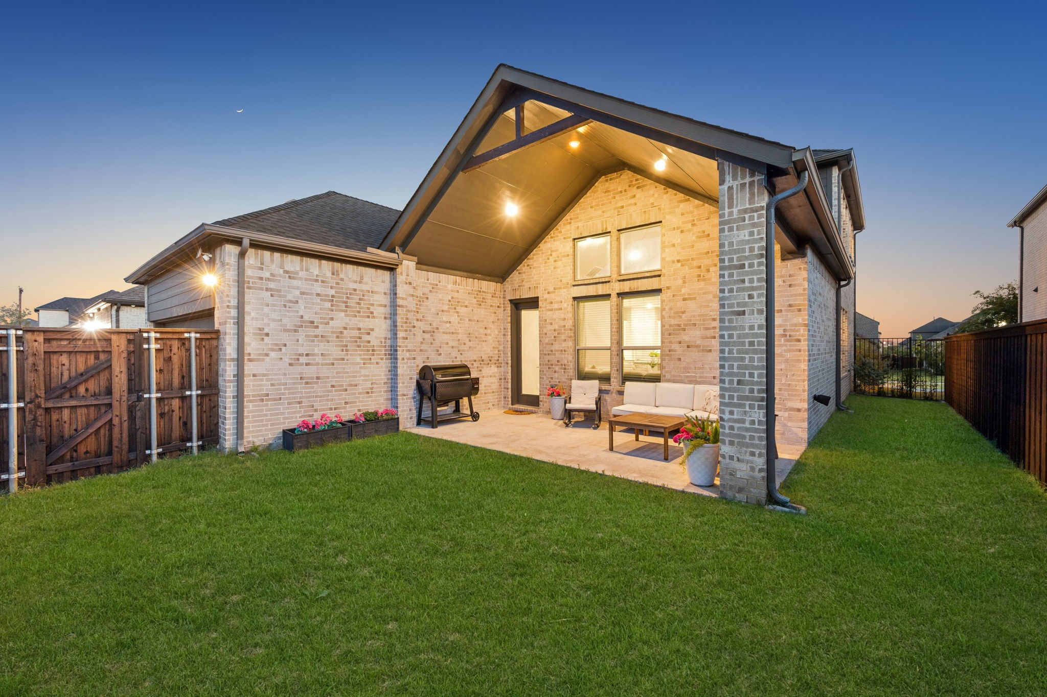 2270 English Ivy Road
