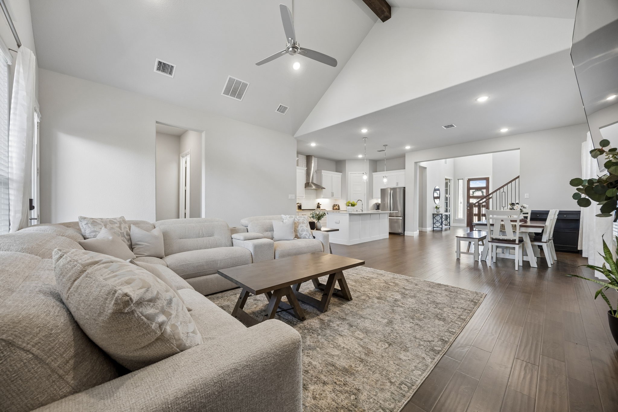 2270 English Ivy Road