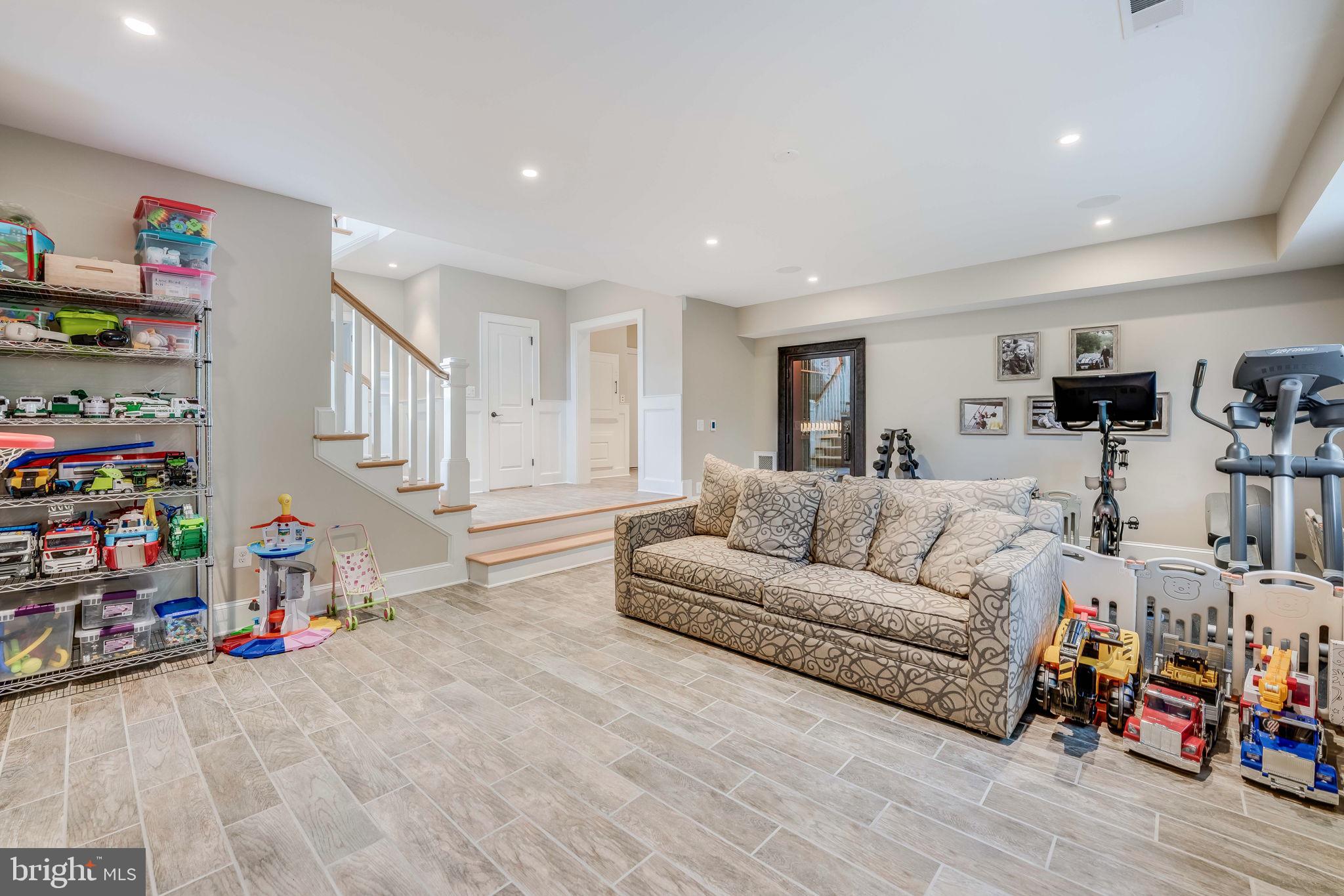 5205 27th Rd N