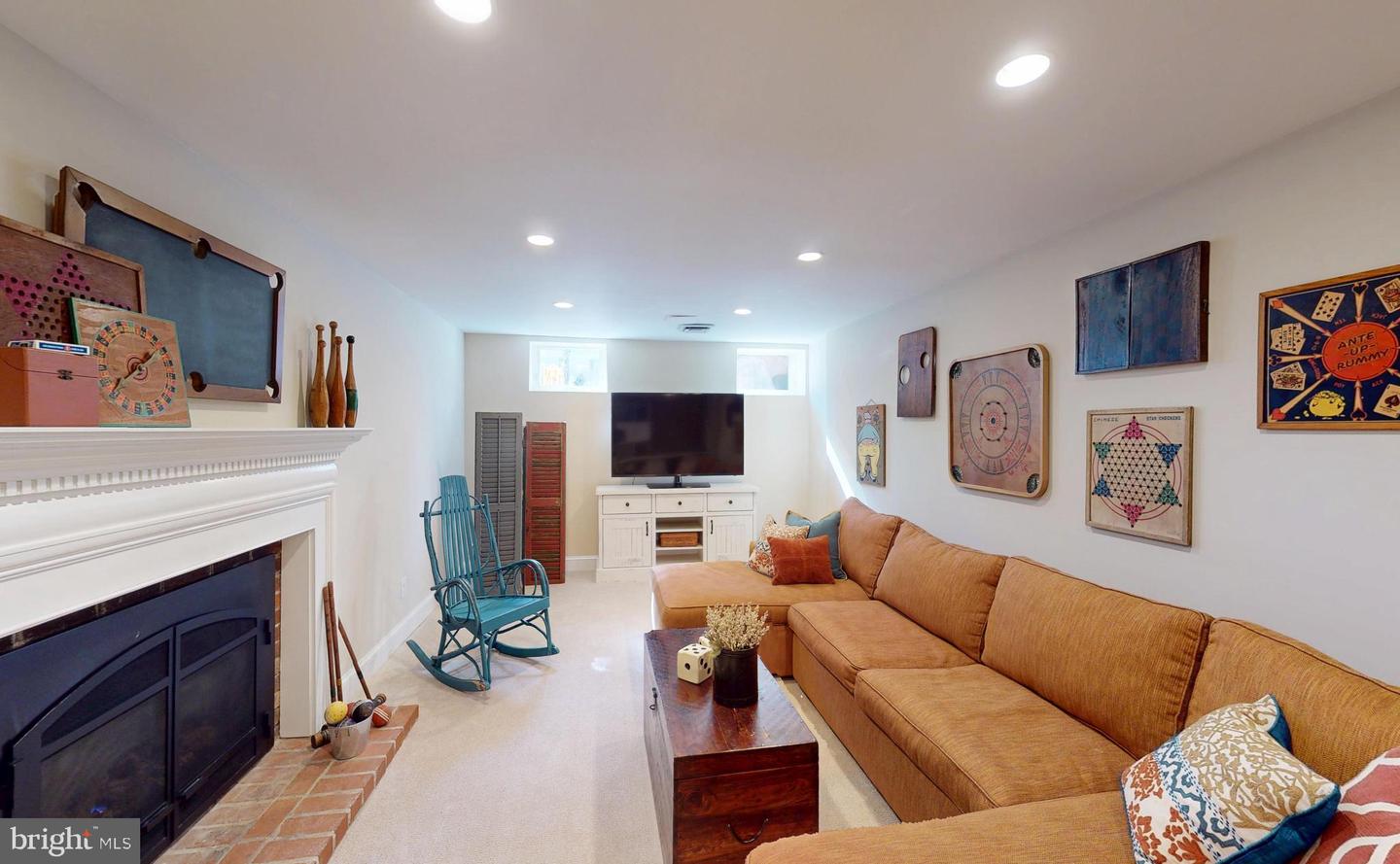 10513 Cedar Ave