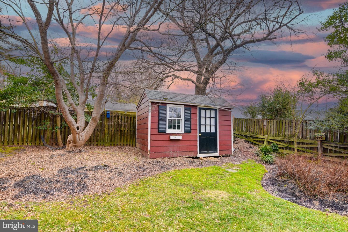 10513 Cedar Ave